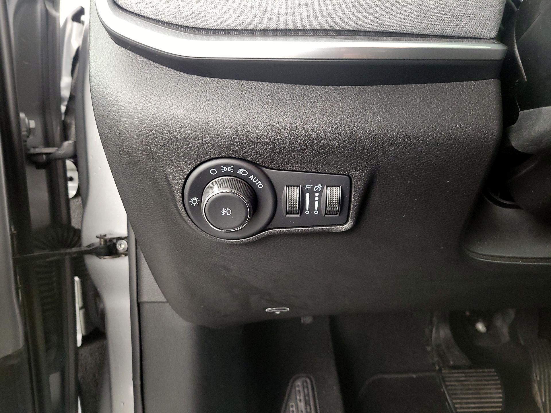 Thumbnail: 2022 Jeep Compass - 13