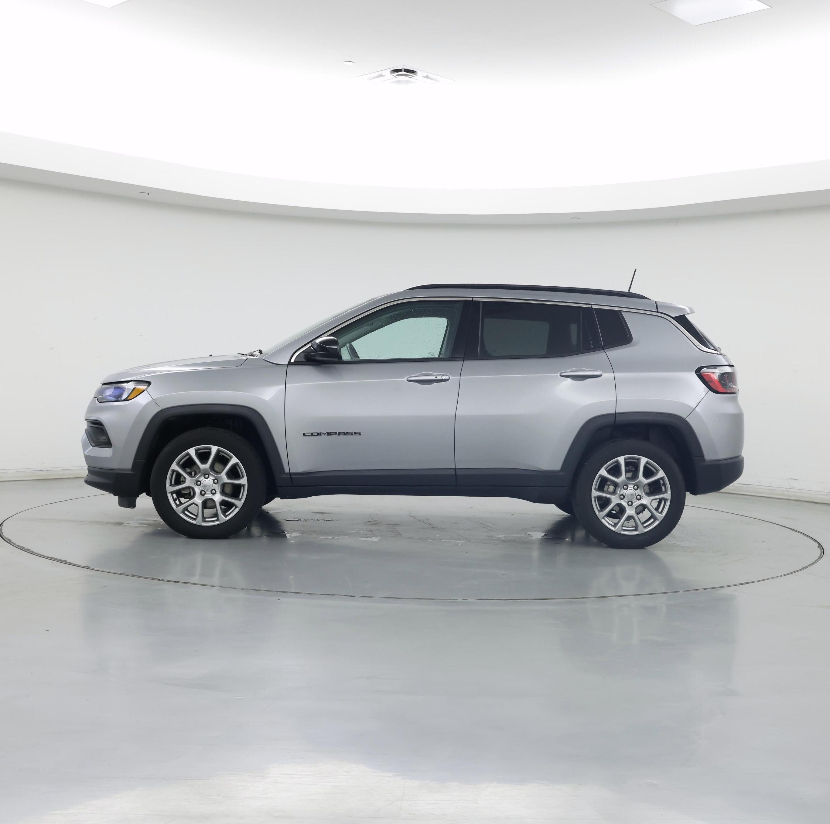 Thumbnail: 2022 Jeep Compass - 3