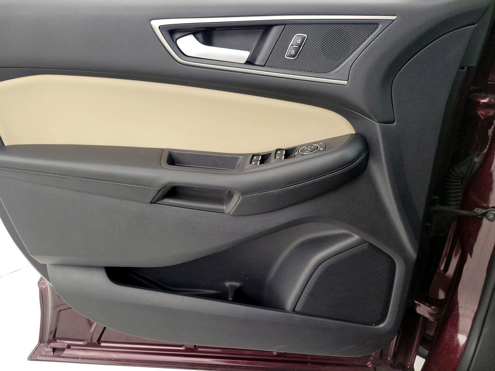 Thumbnail: 2022 Ford Edge - 12