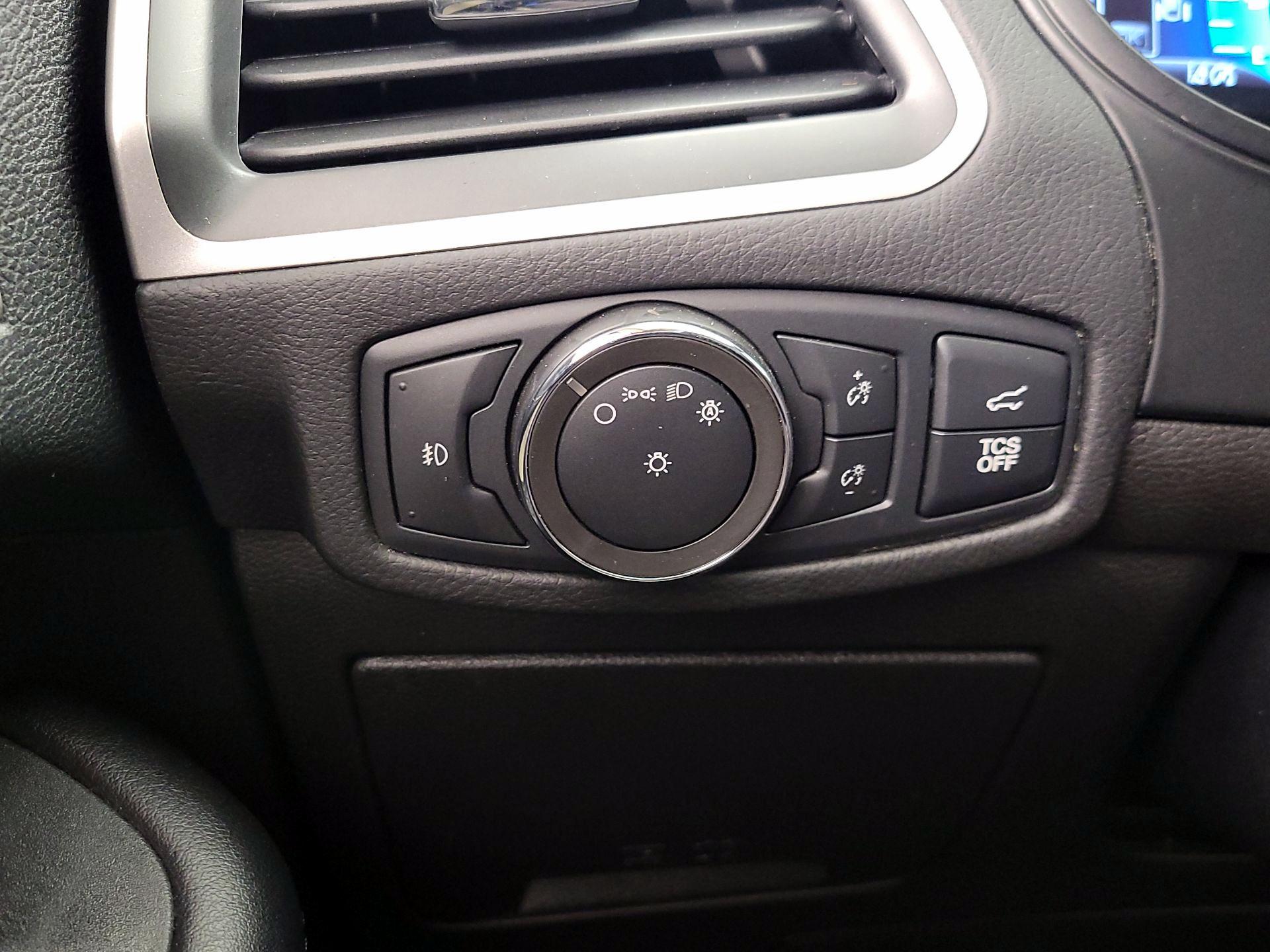 Thumbnail: 2022 Ford Edge - 13