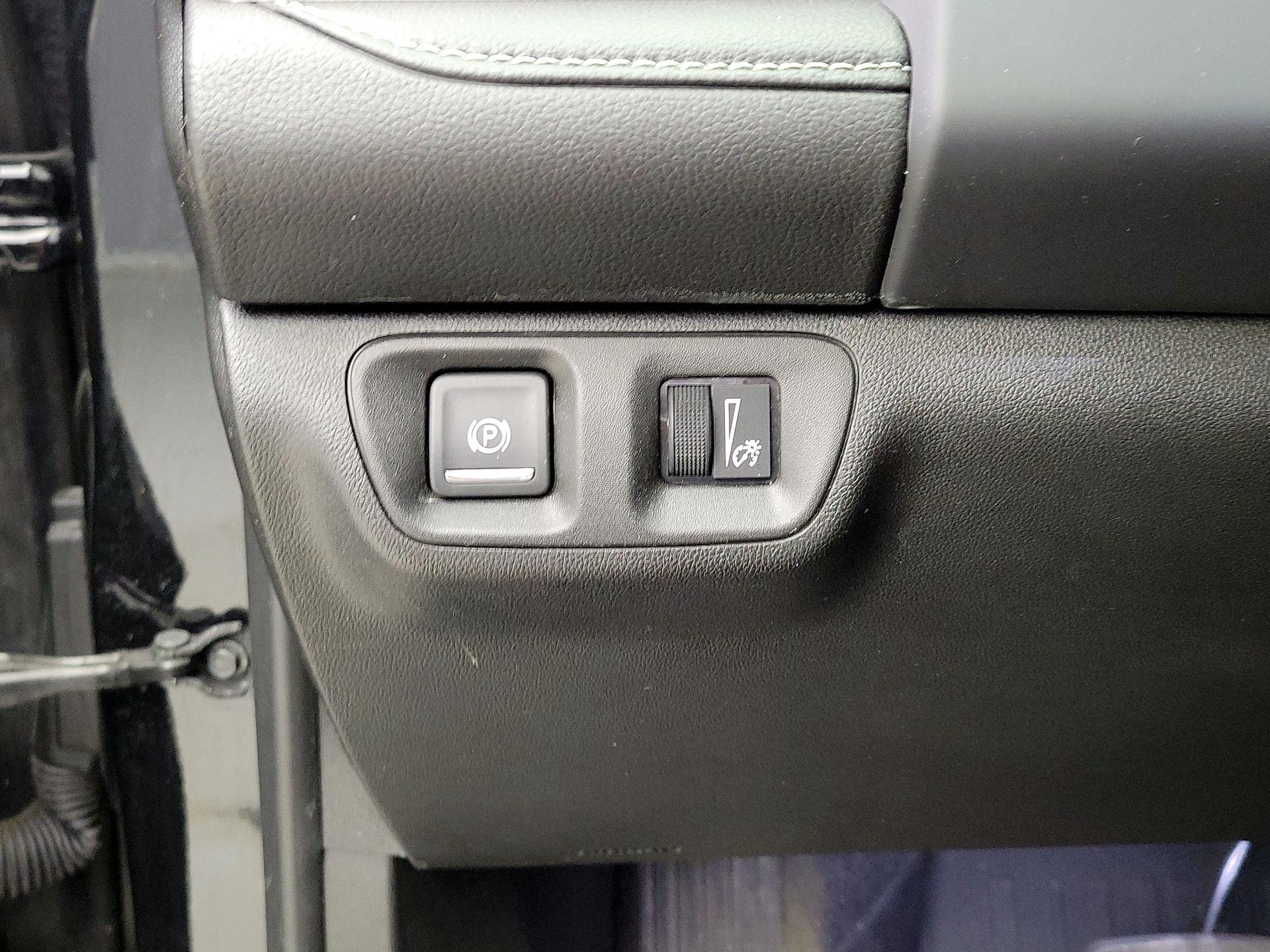 Thumbnail: 2023 GMC Acadia - 13