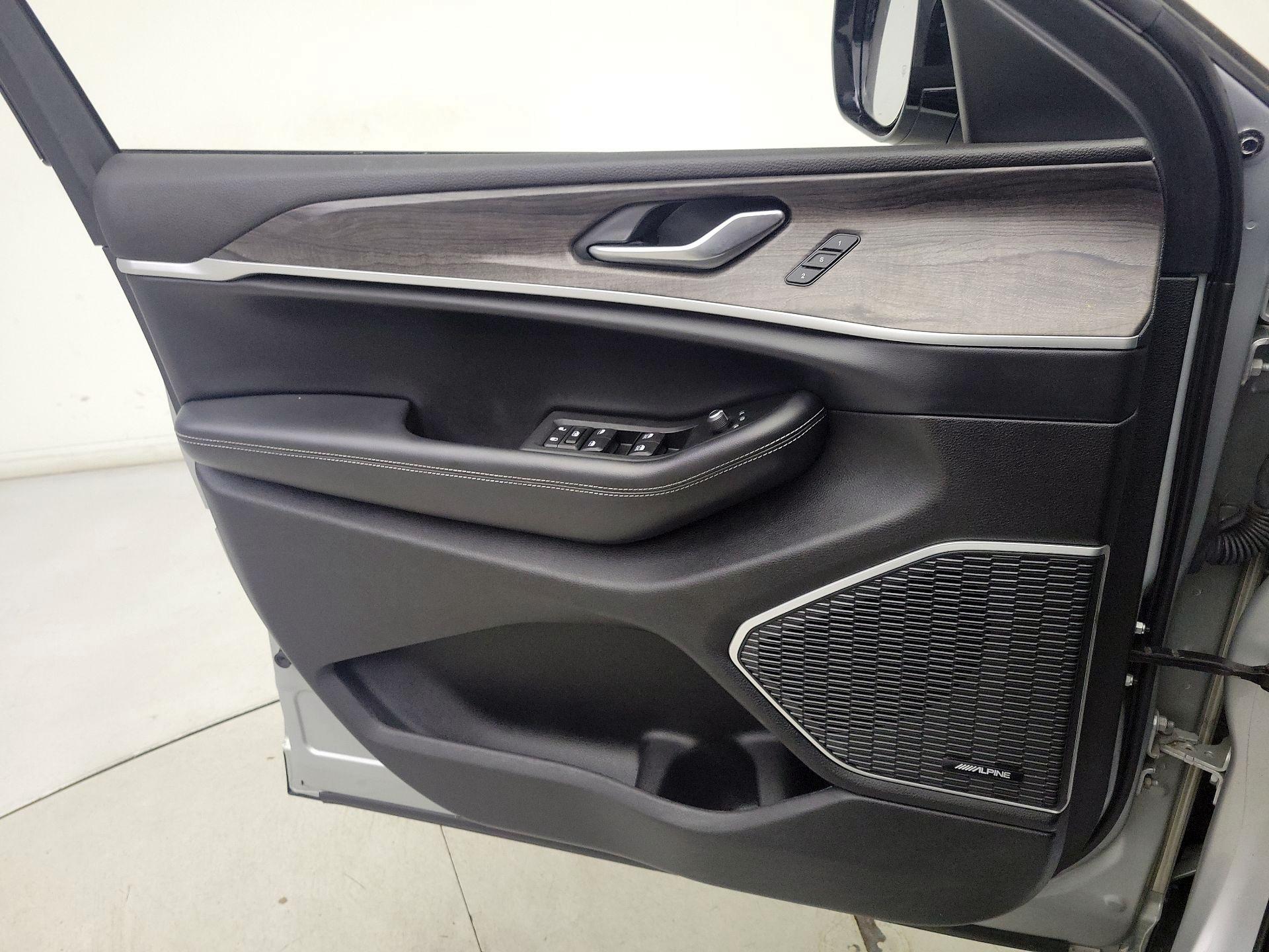 Thumbnail: 2021 Jeep Grand Cherokee L - 12