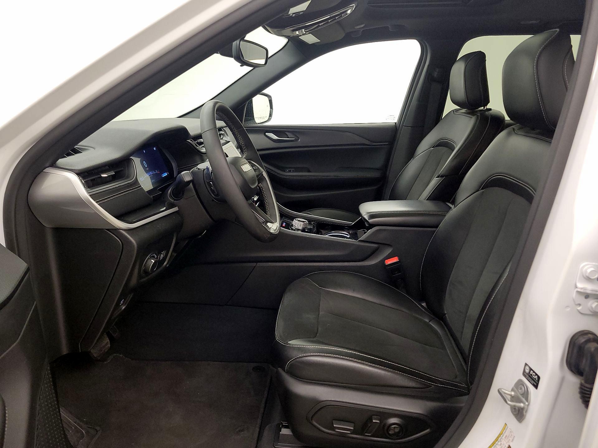 Thumbnail: 2023 Jeep Grand Cherokee - 11