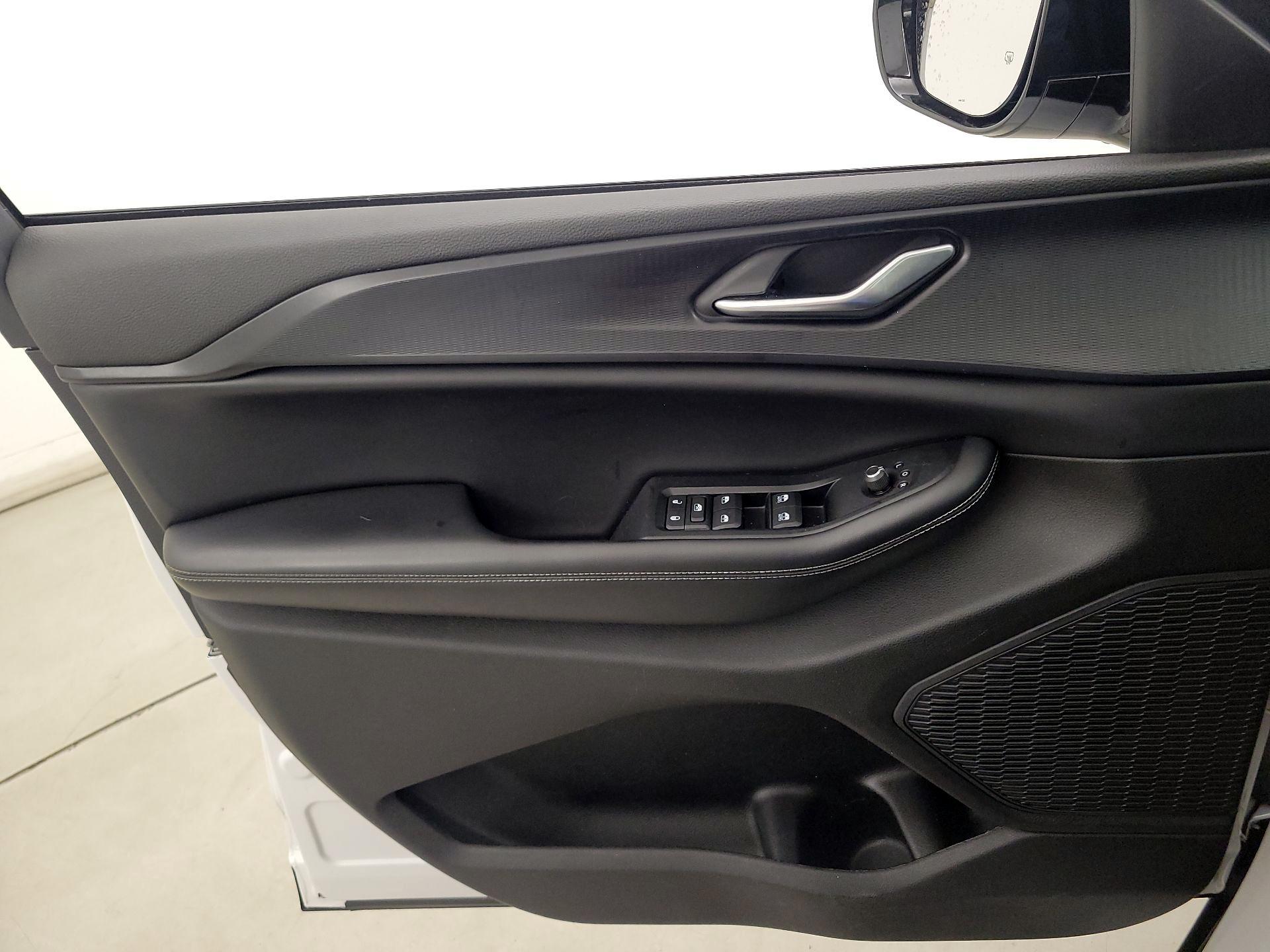 Thumbnail: 2023 Jeep Grand Cherokee - 12