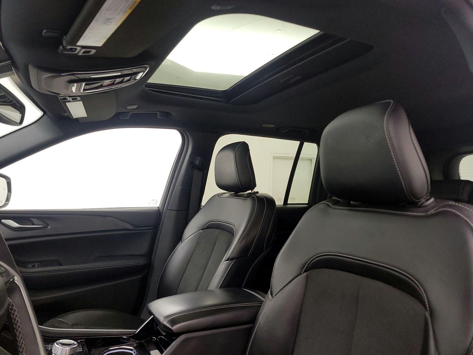 Thumbnail: 2023 Jeep Grand Cherokee - 19