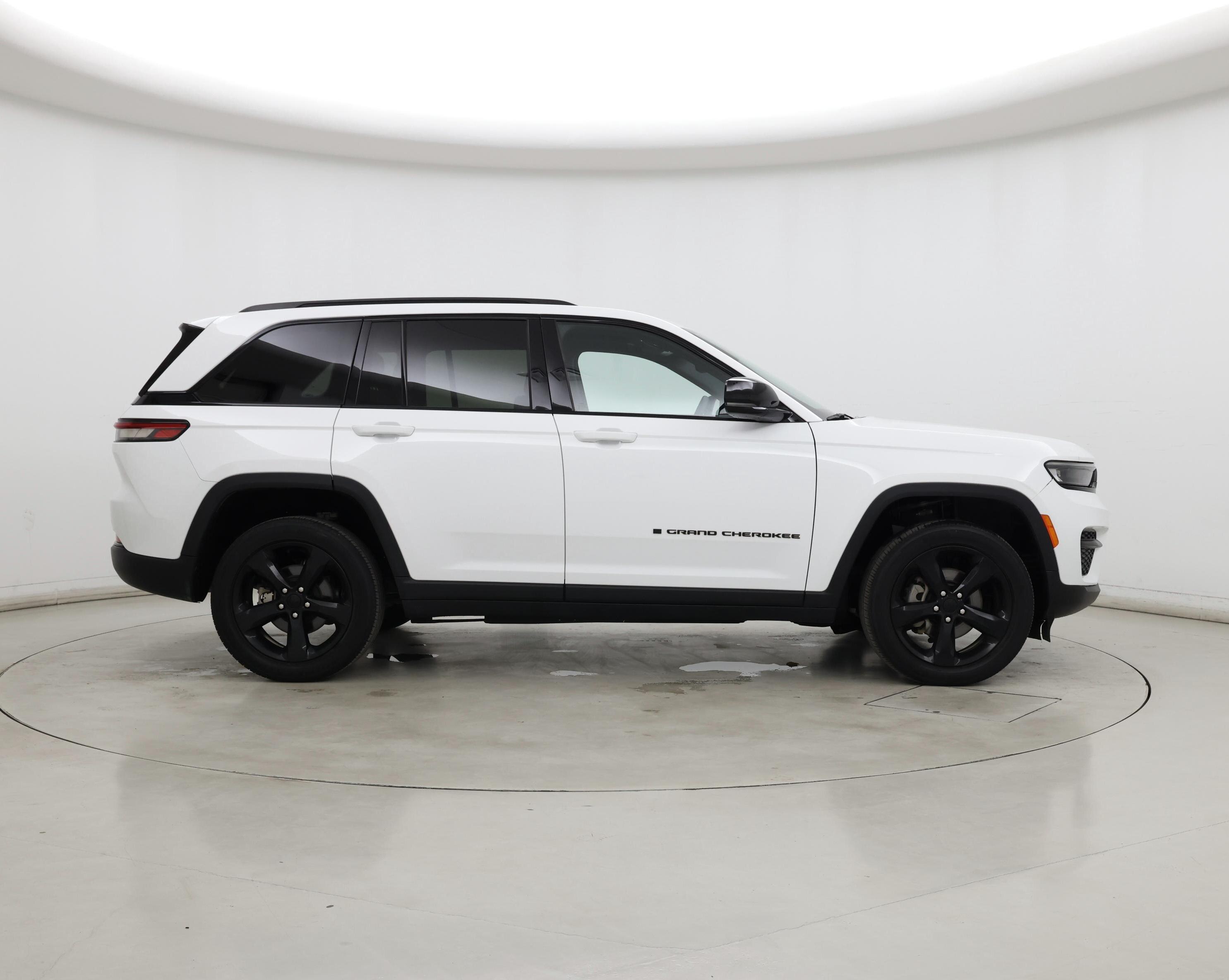 Thumbnail: 2023 Jeep Grand Cherokee - 7