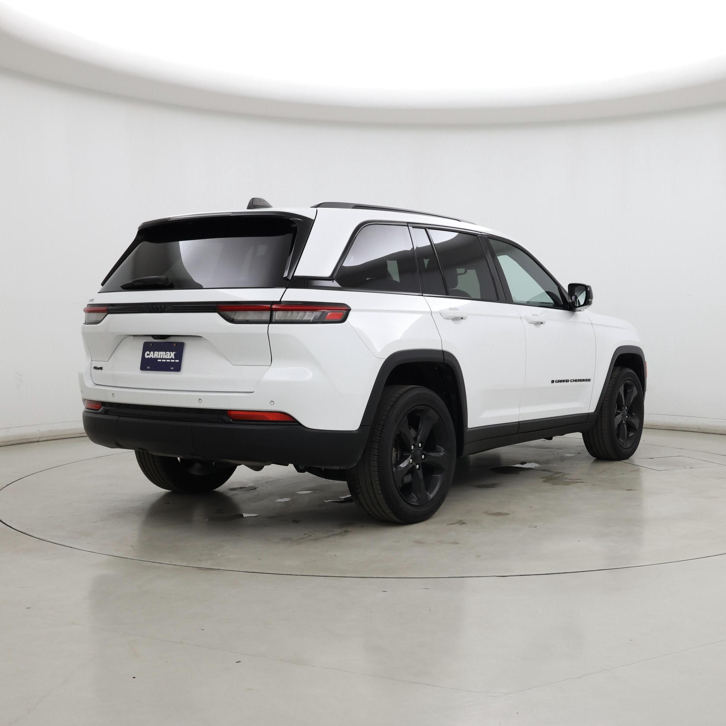 Thumbnail: 2023 Jeep Grand Cherokee - 8