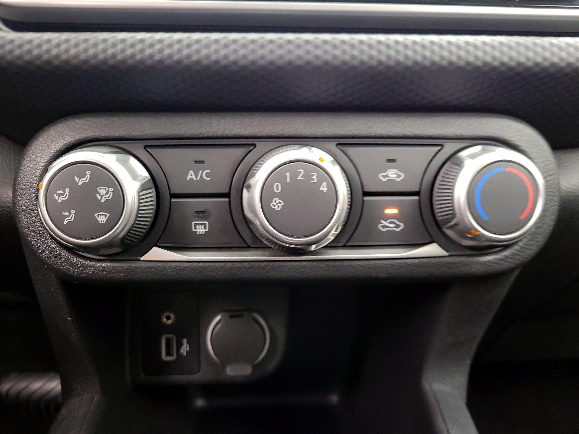 Thumbnail: 2022 Nissan Kicks - 16