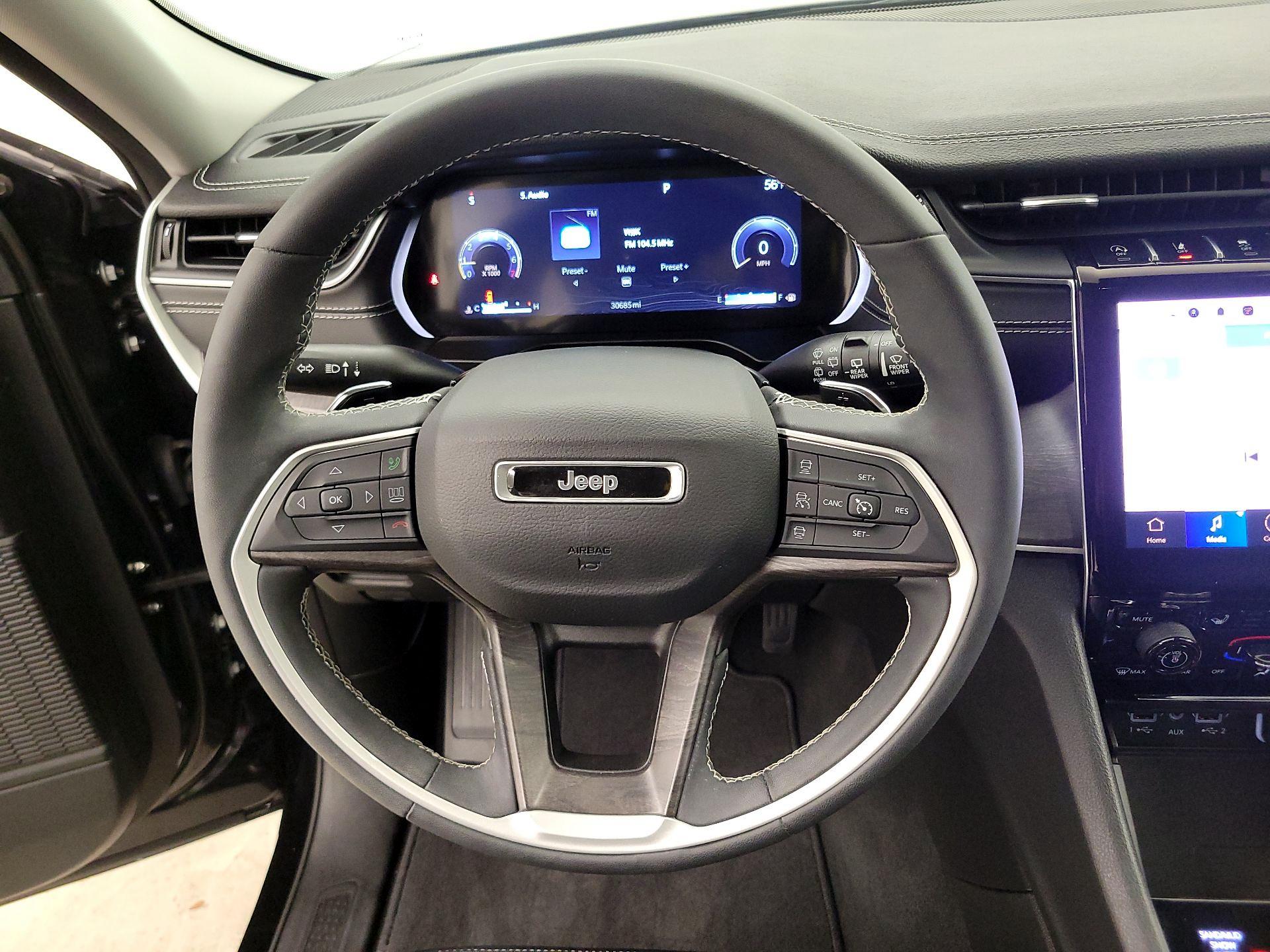 Thumbnail: 2023 Jeep Grand Cherokee - 10