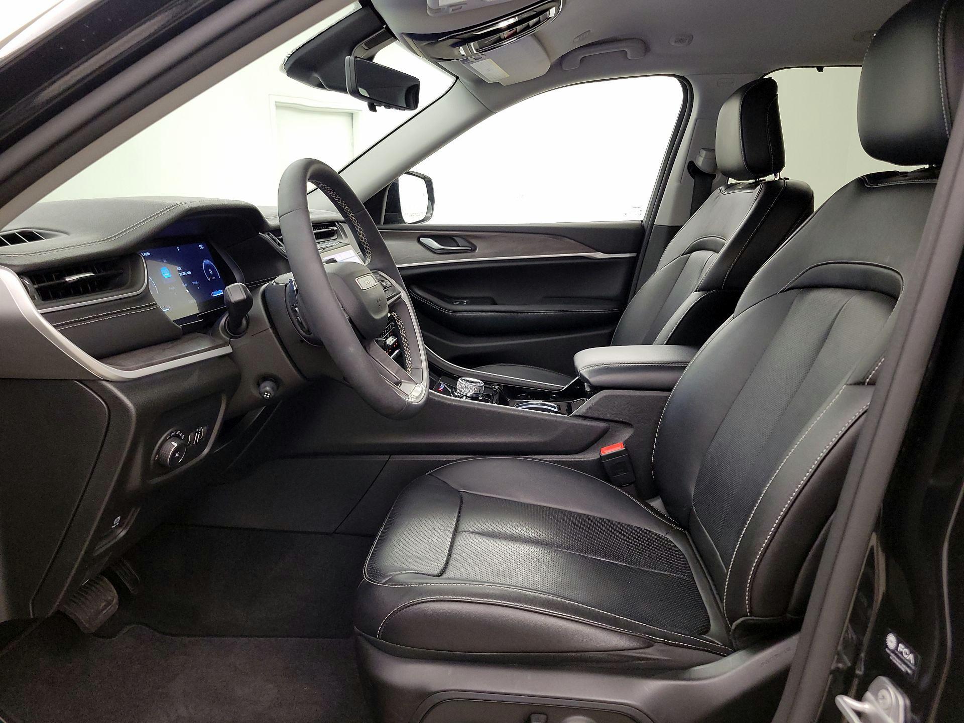 Thumbnail: 2023 Jeep Grand Cherokee - 11