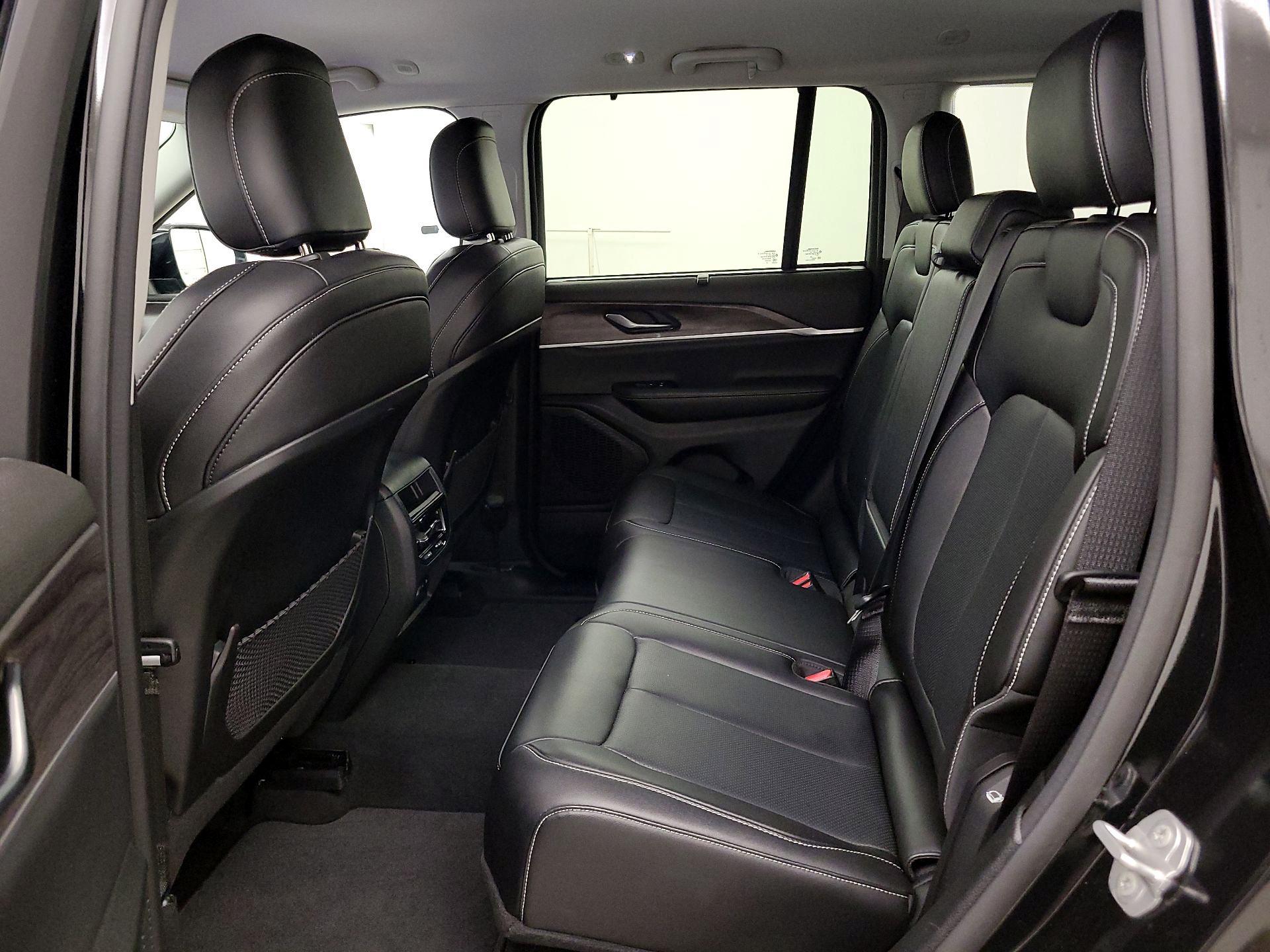 Thumbnail: 2023 Jeep Grand Cherokee - 20