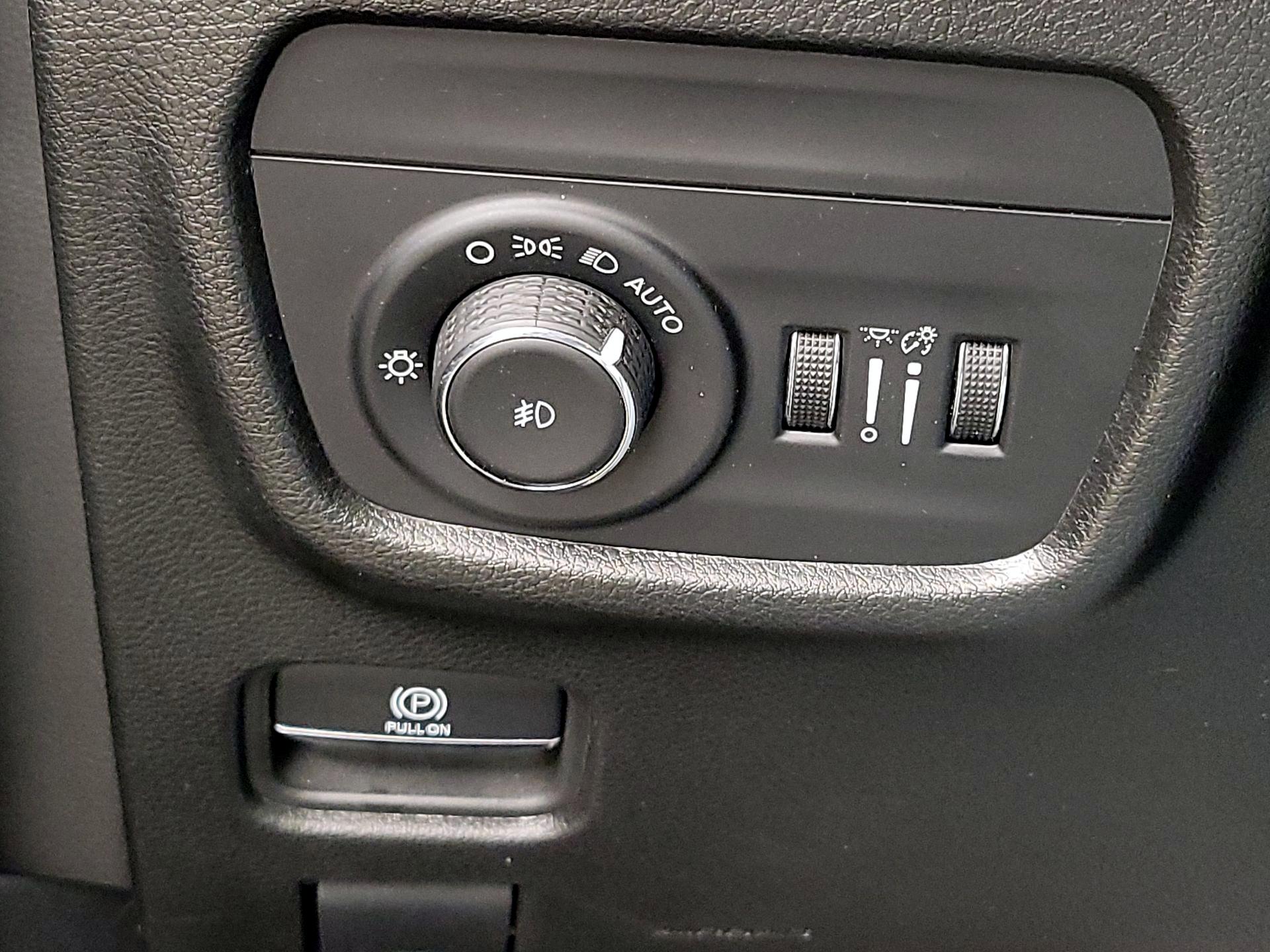 Thumbnail: 2023 Jeep Grand Cherokee - 13