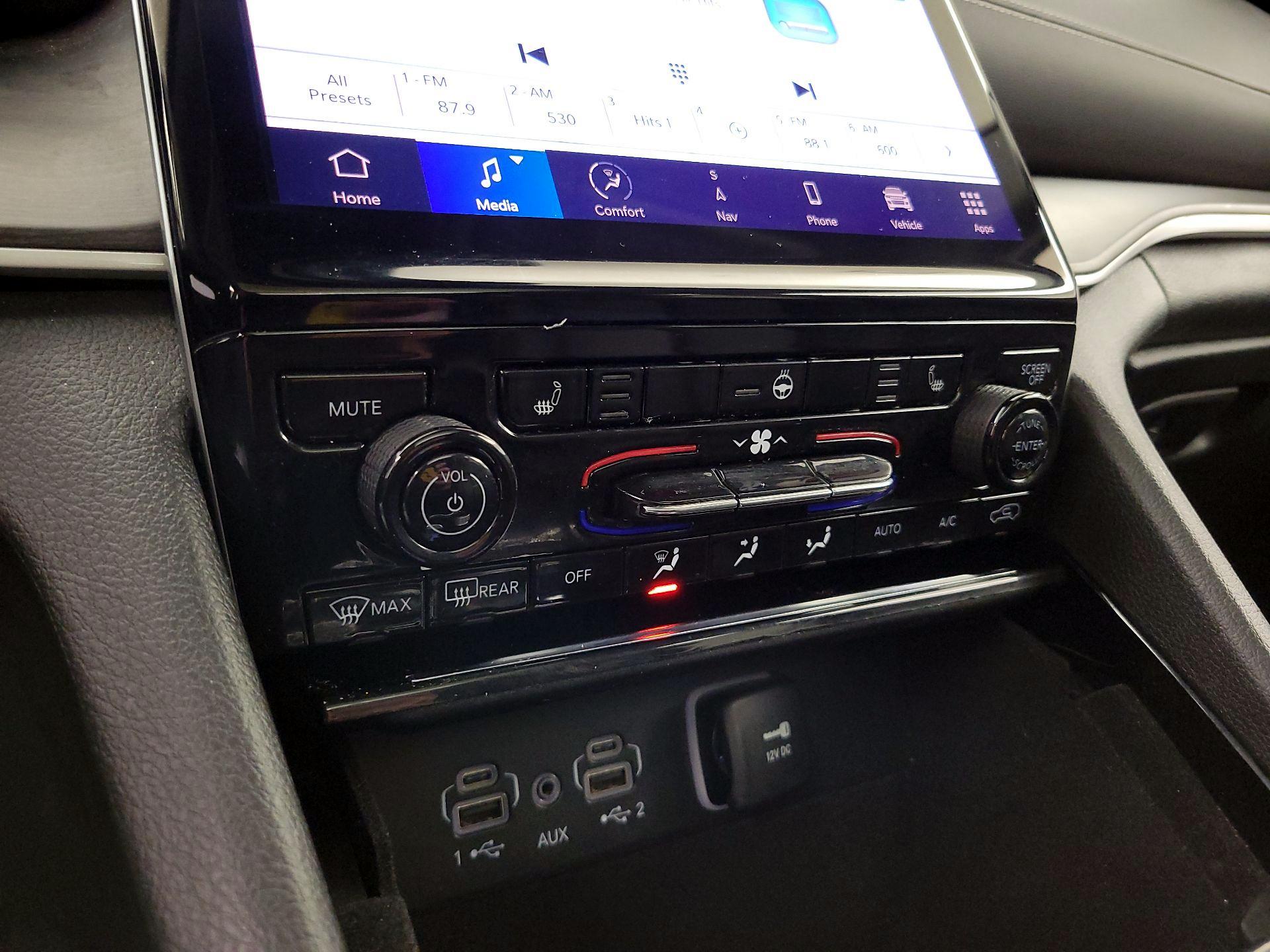 Thumbnail: 2023 Jeep Grand Cherokee - 17