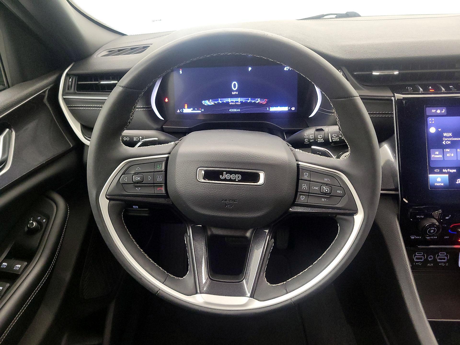 Thumbnail: 2023 Jeep Grand Cherokee - 10