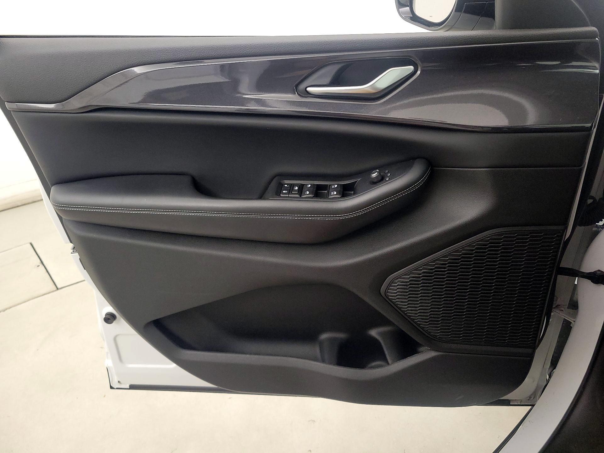 Thumbnail: 2023 Jeep Grand Cherokee - 12