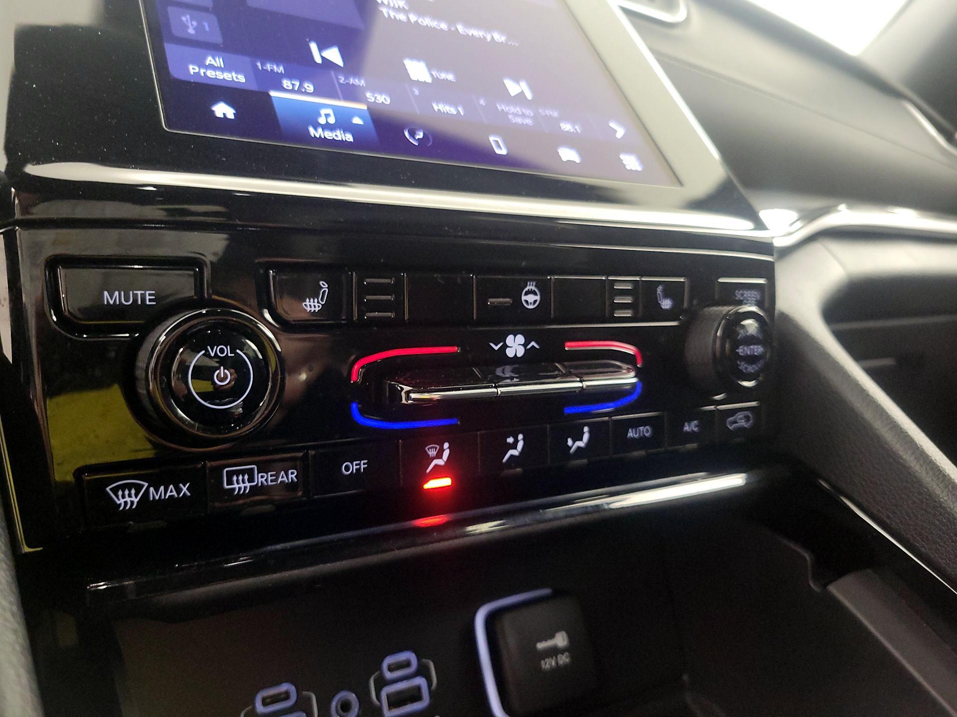 Thumbnail: 2023 Jeep Grand Cherokee - 16