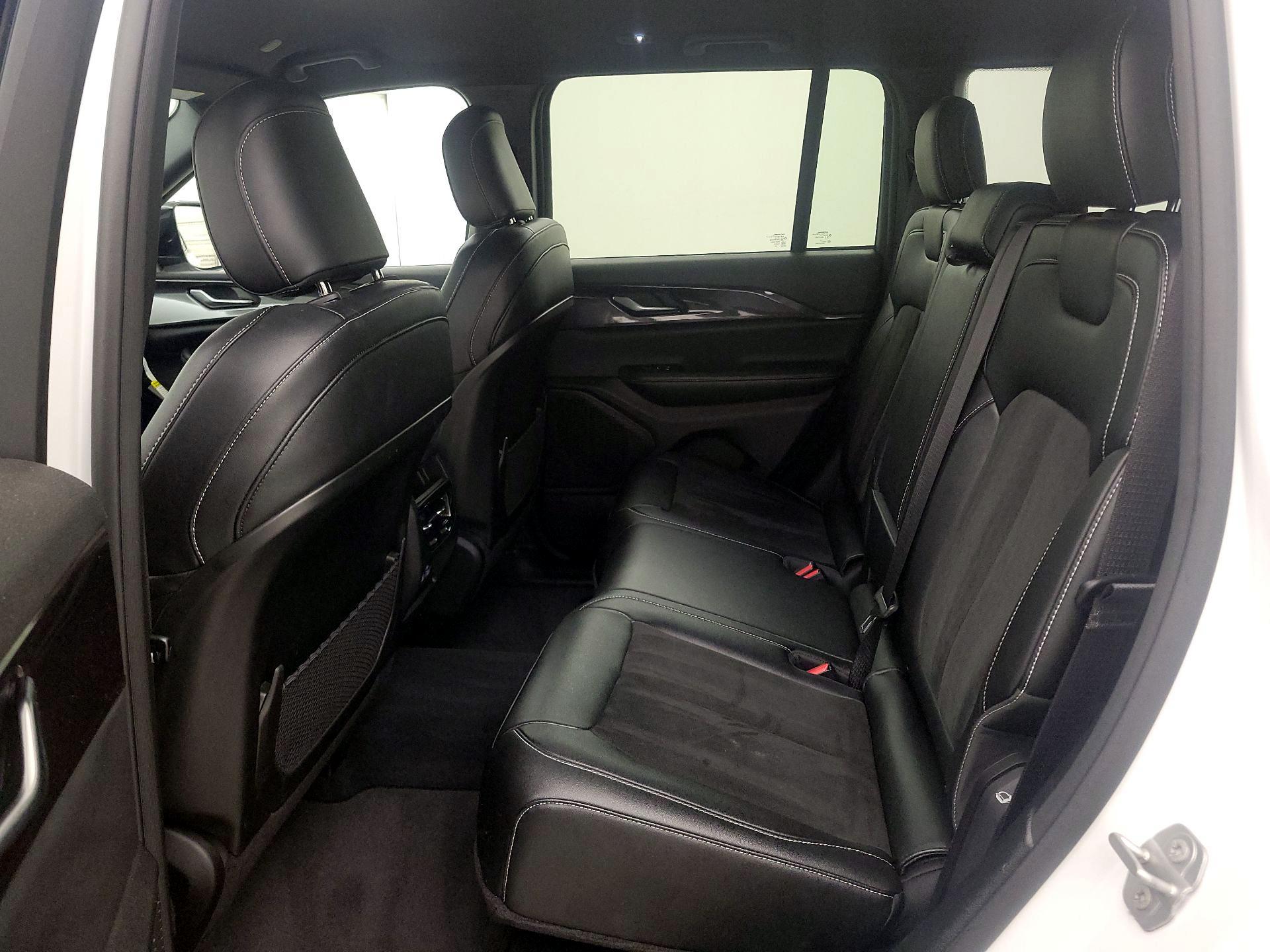 Thumbnail: 2023 Jeep Grand Cherokee - 19