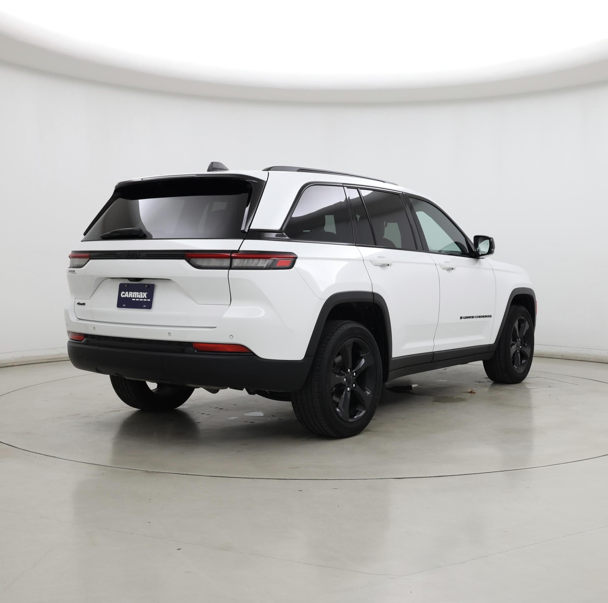 Thumbnail: 2023 Jeep Grand Cherokee - 8