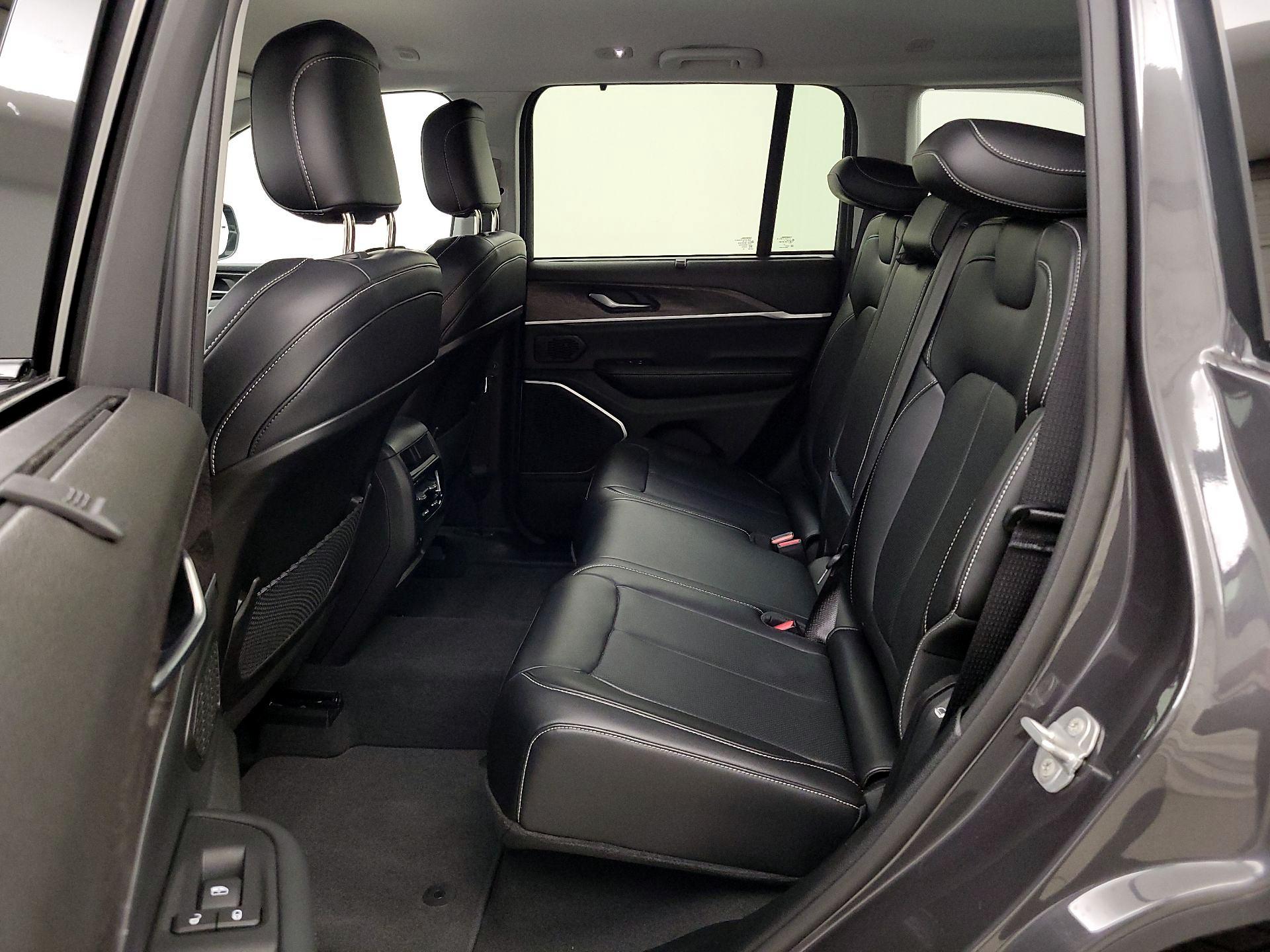 Thumbnail: 2022 Jeep Grand Cherokee - 20