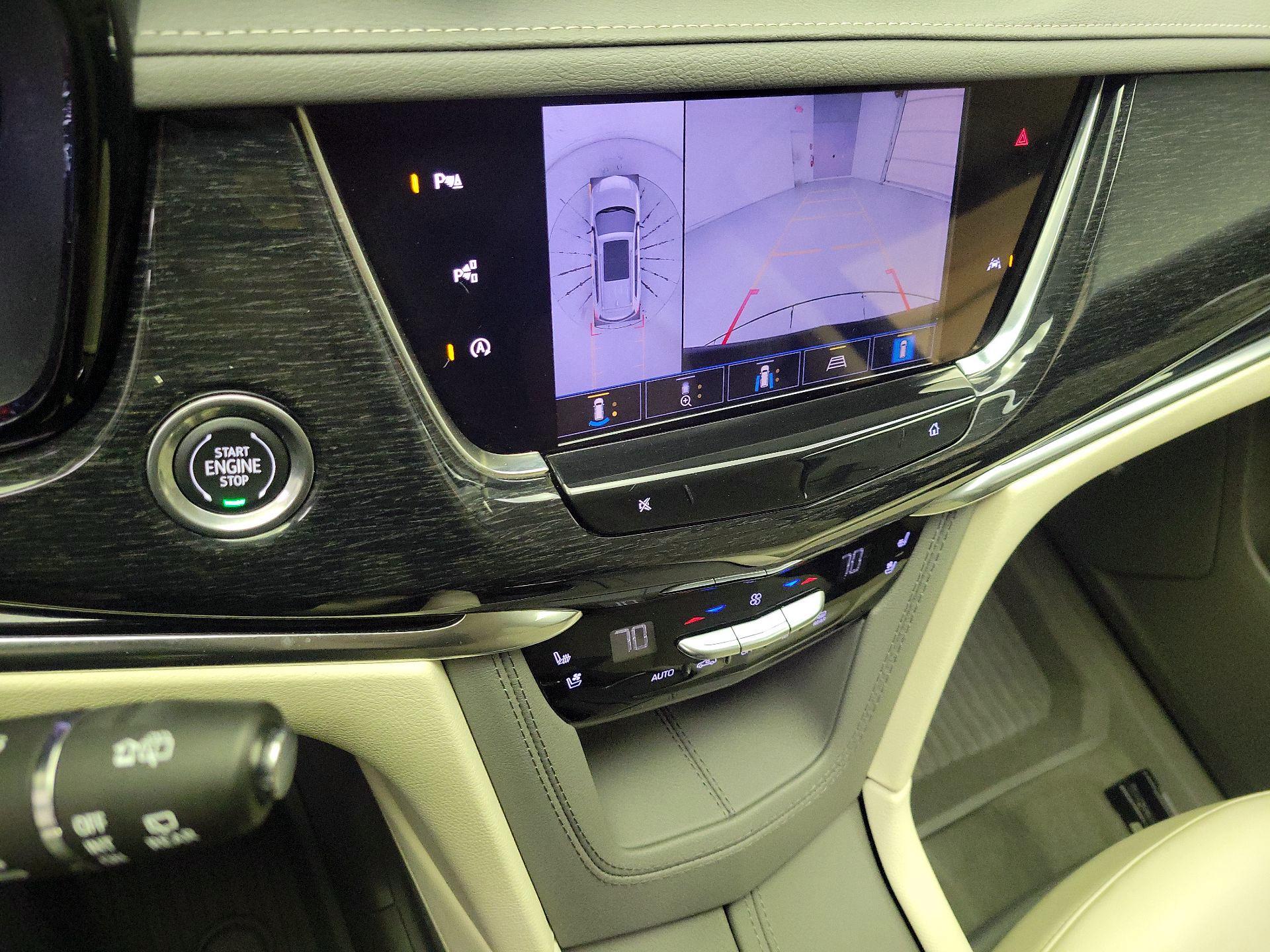 Thumbnail: 2023 Cadillac XT6 - 14