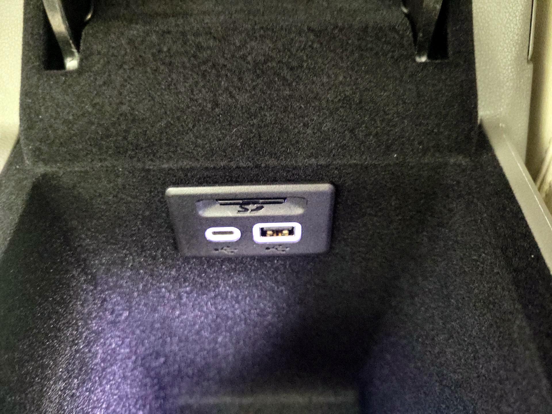 Thumbnail: 2023 Cadillac XT6 - 18