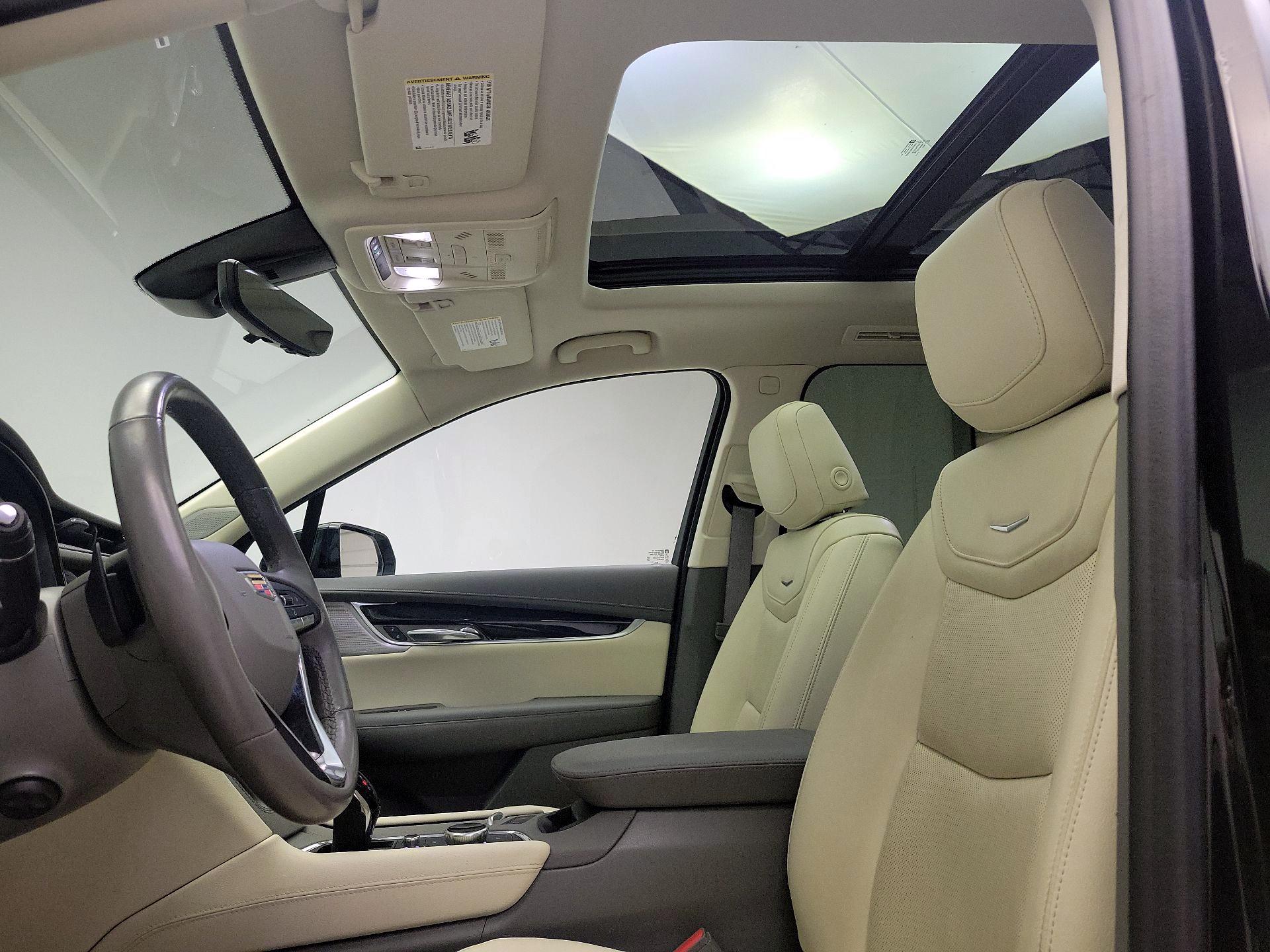 Thumbnail: 2023 Cadillac XT6 - 19