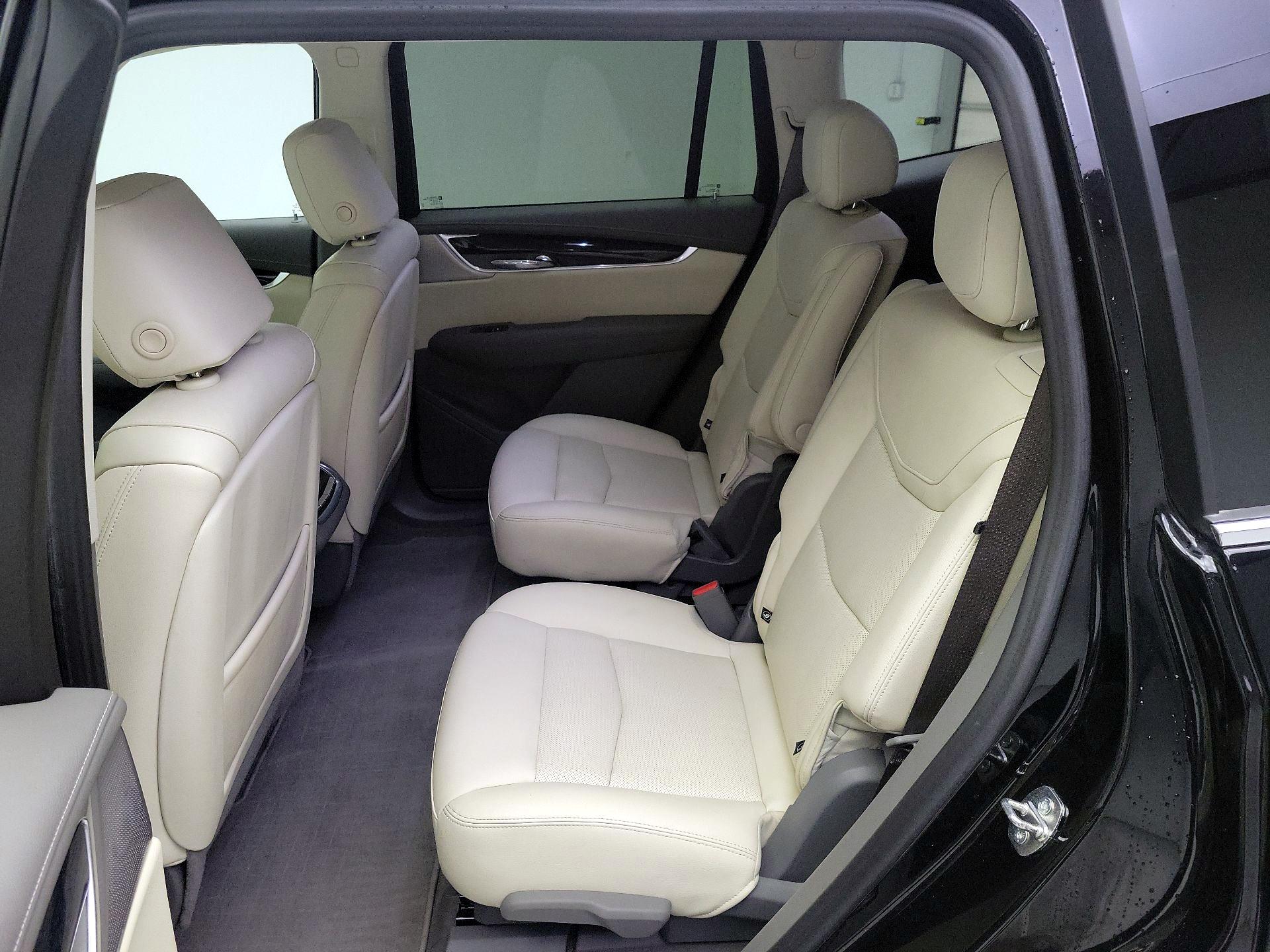 Thumbnail: 2023 Cadillac XT6 - 20