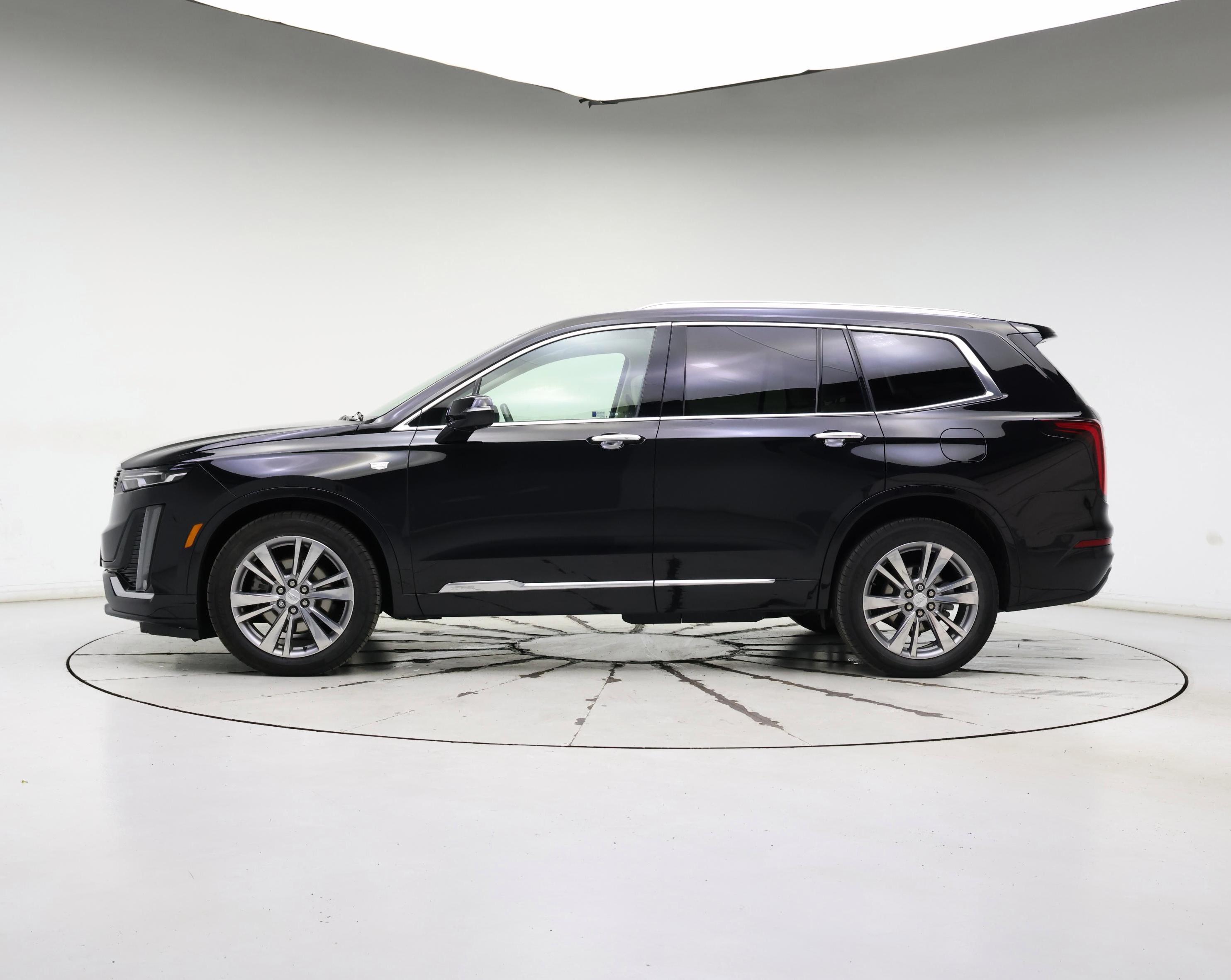 Thumbnail: 2023 Cadillac XT6 - 3