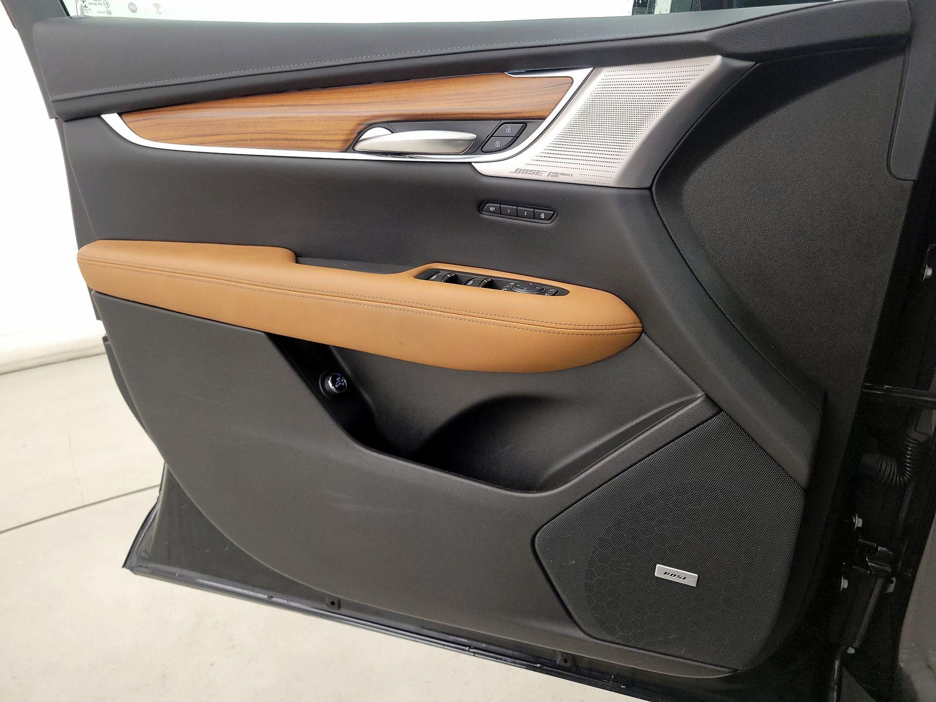 Thumbnail: 2023 Cadillac XT5 - 12