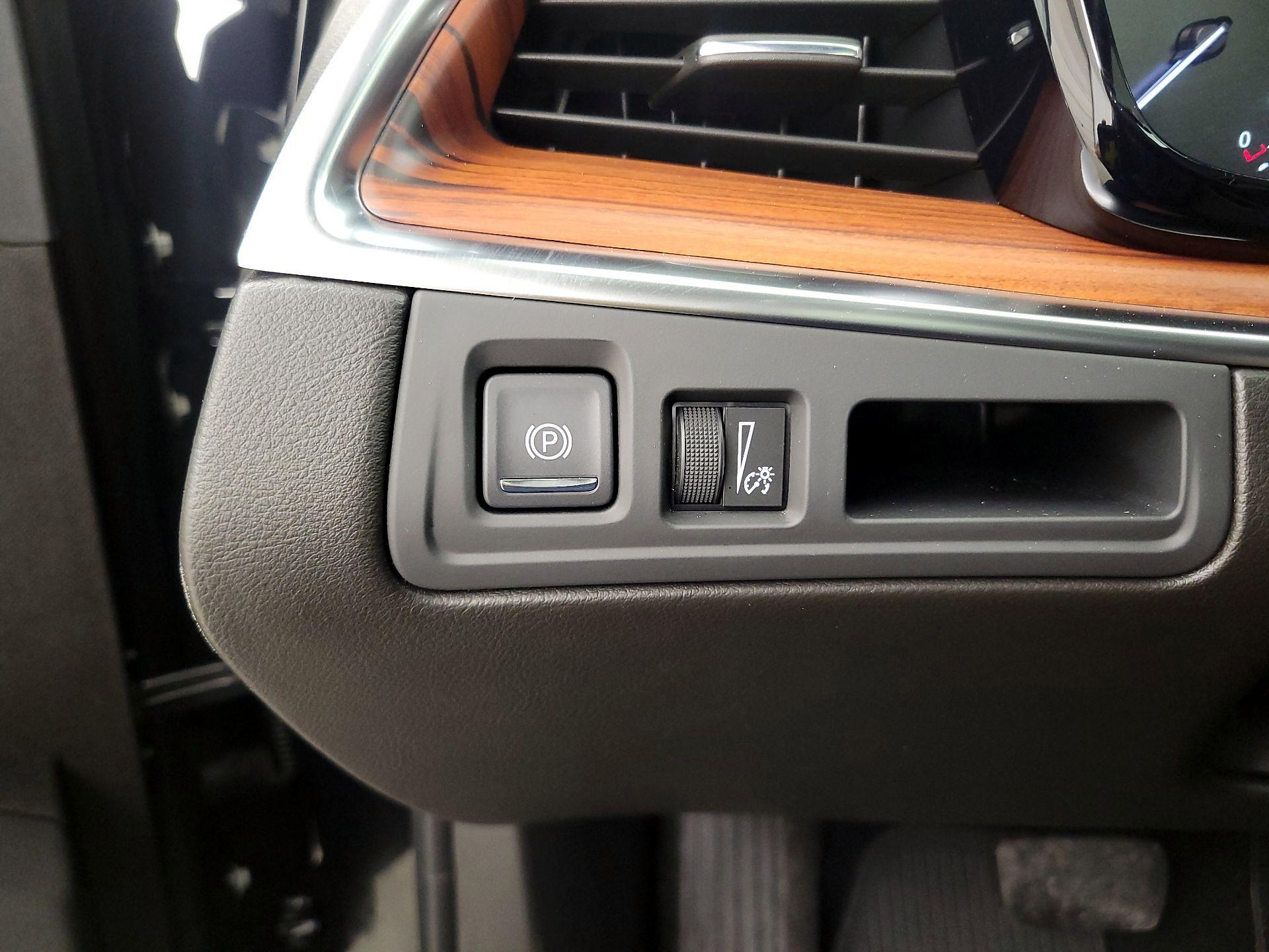 Thumbnail: 2023 Cadillac XT5 - 13