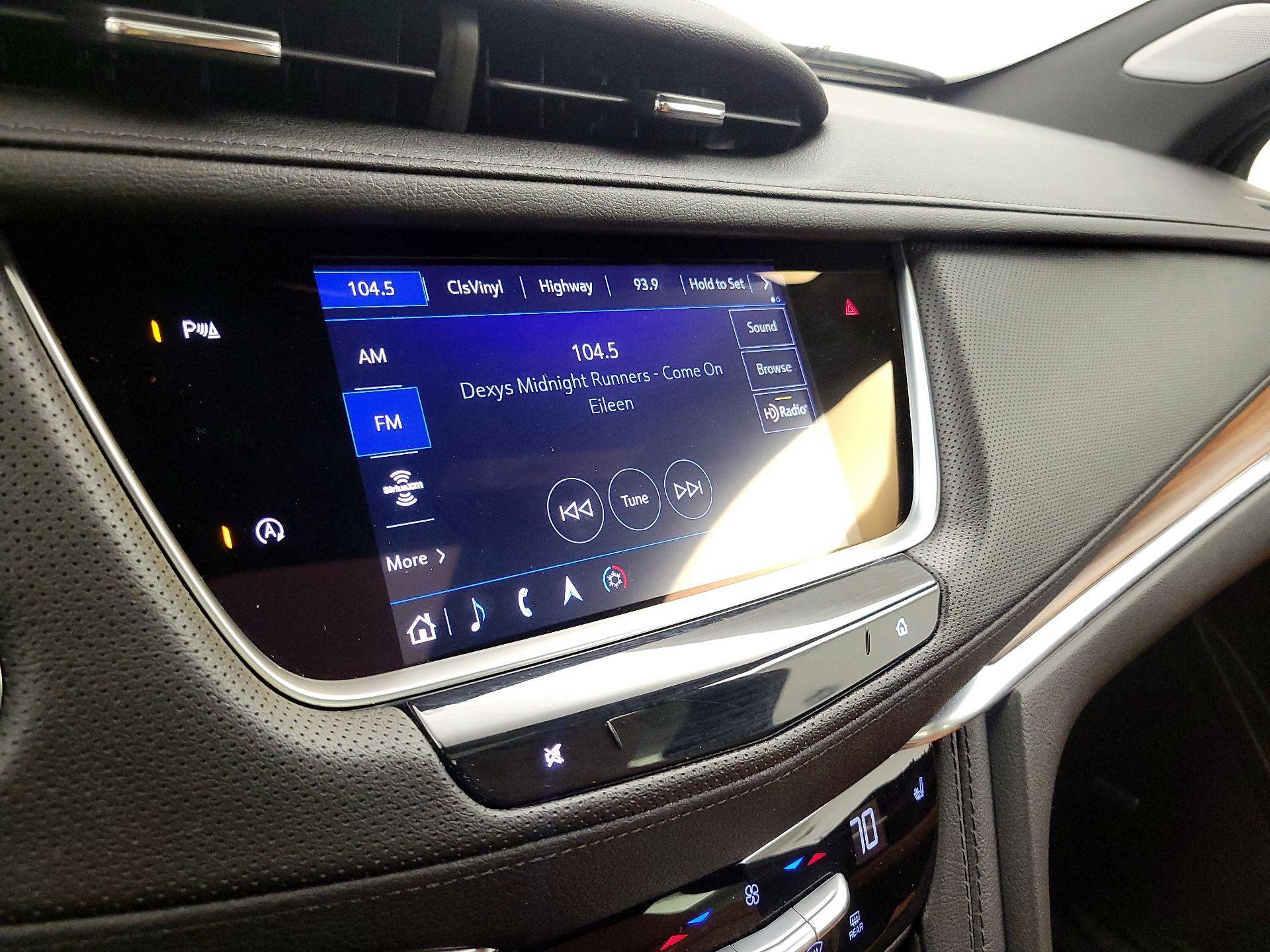 Thumbnail: 2023 Cadillac XT5 - 16