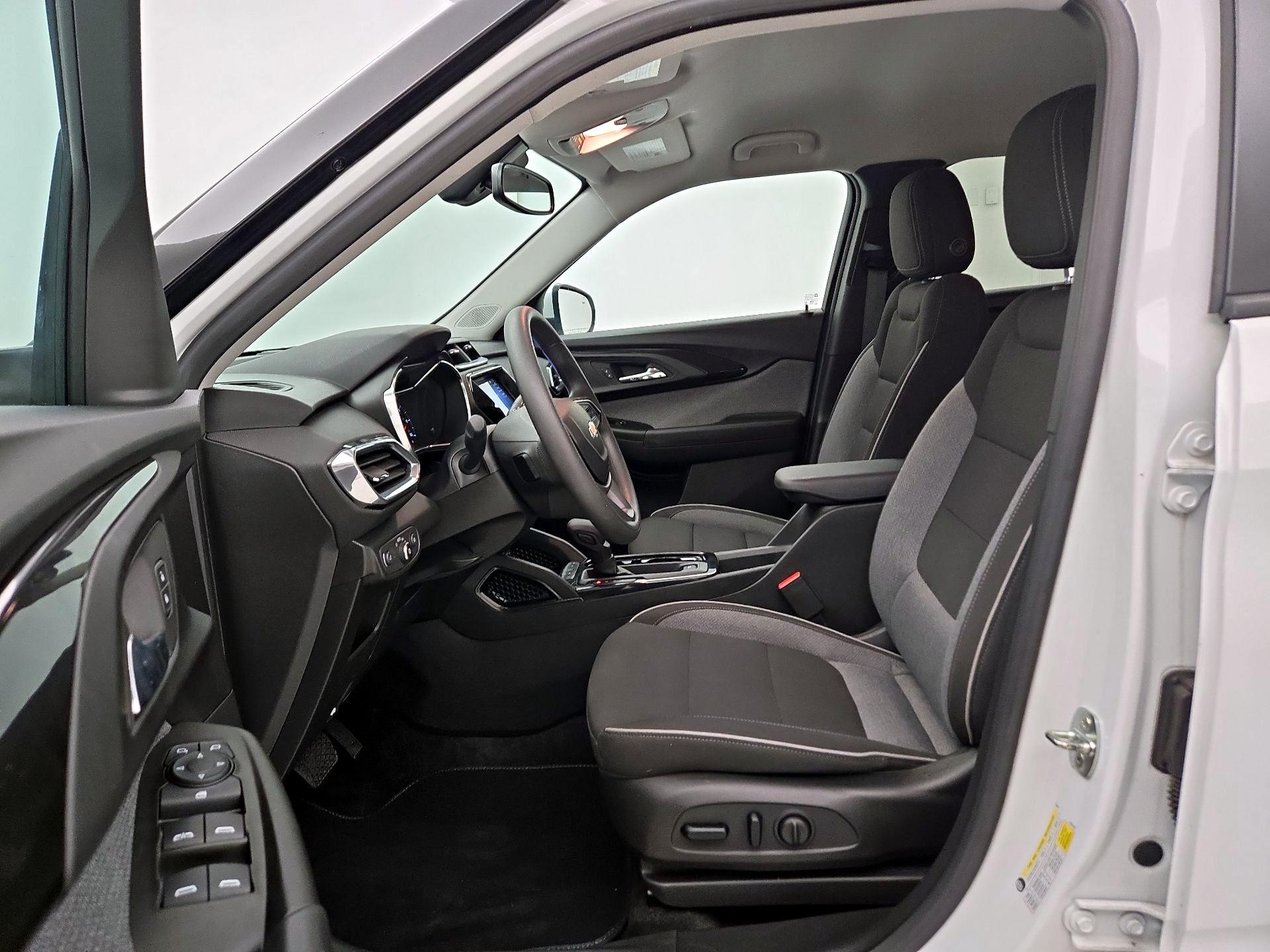 Thumbnail: 2023 Chevrolet TrailBlazer - 11