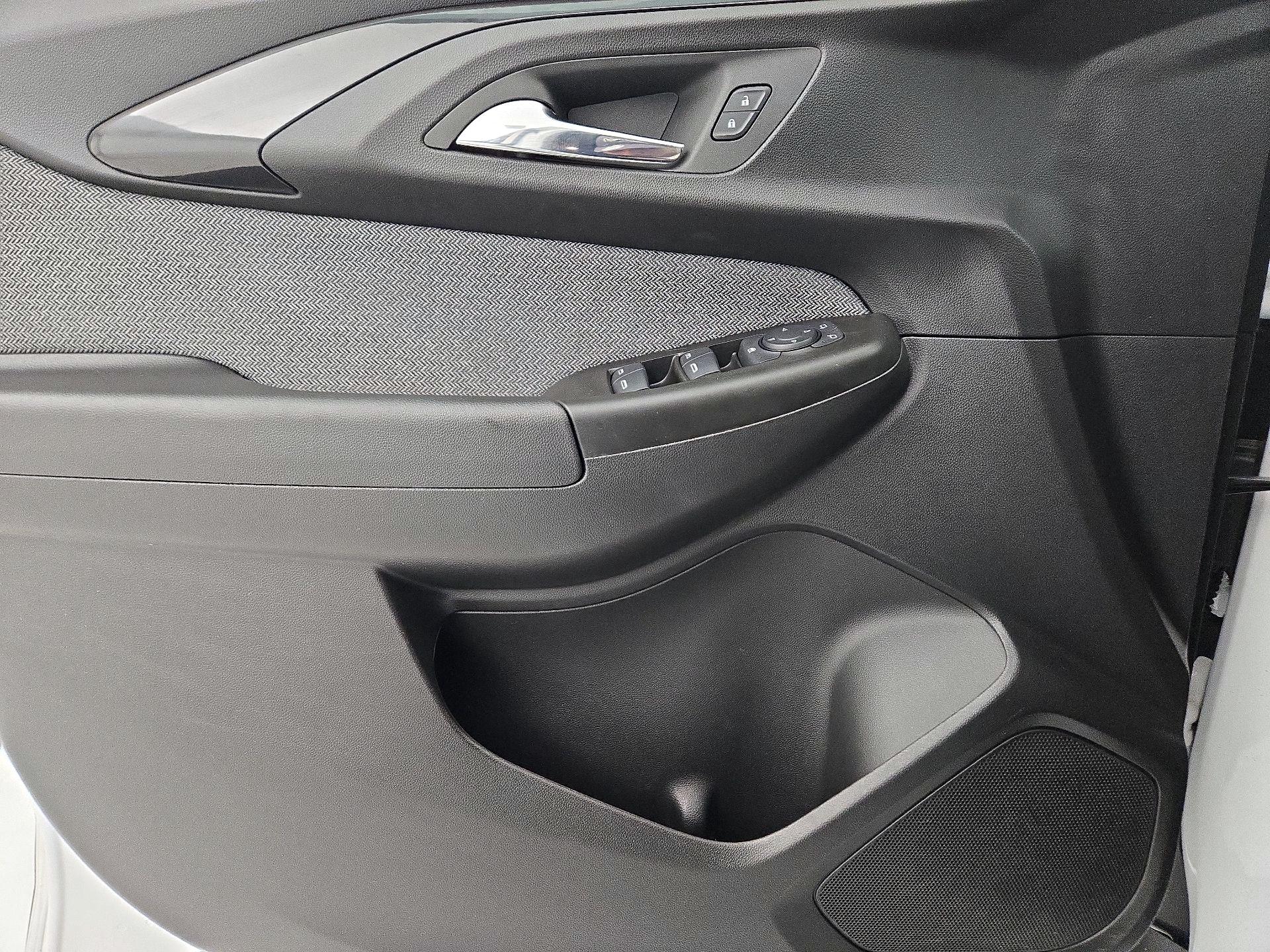 Thumbnail: 2023 Chevrolet TrailBlazer - 12