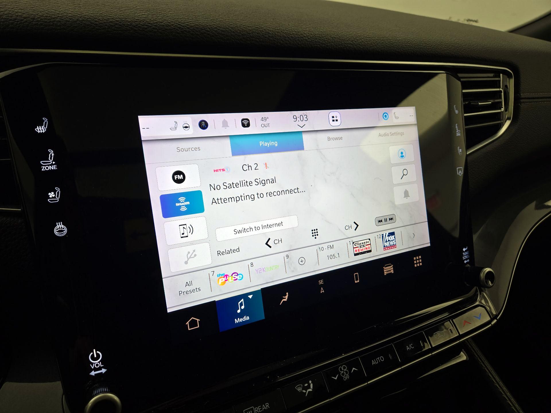 Thumbnail: 2022 Jeep Wagoneer - 16