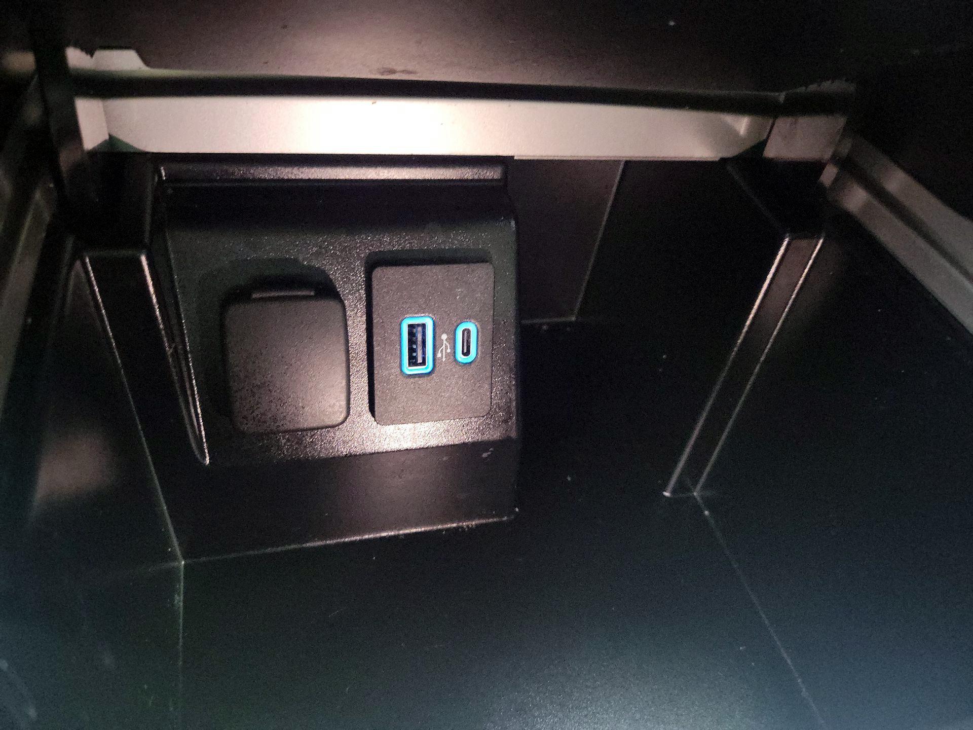 Thumbnail: 2022 Ford Explorer - 18