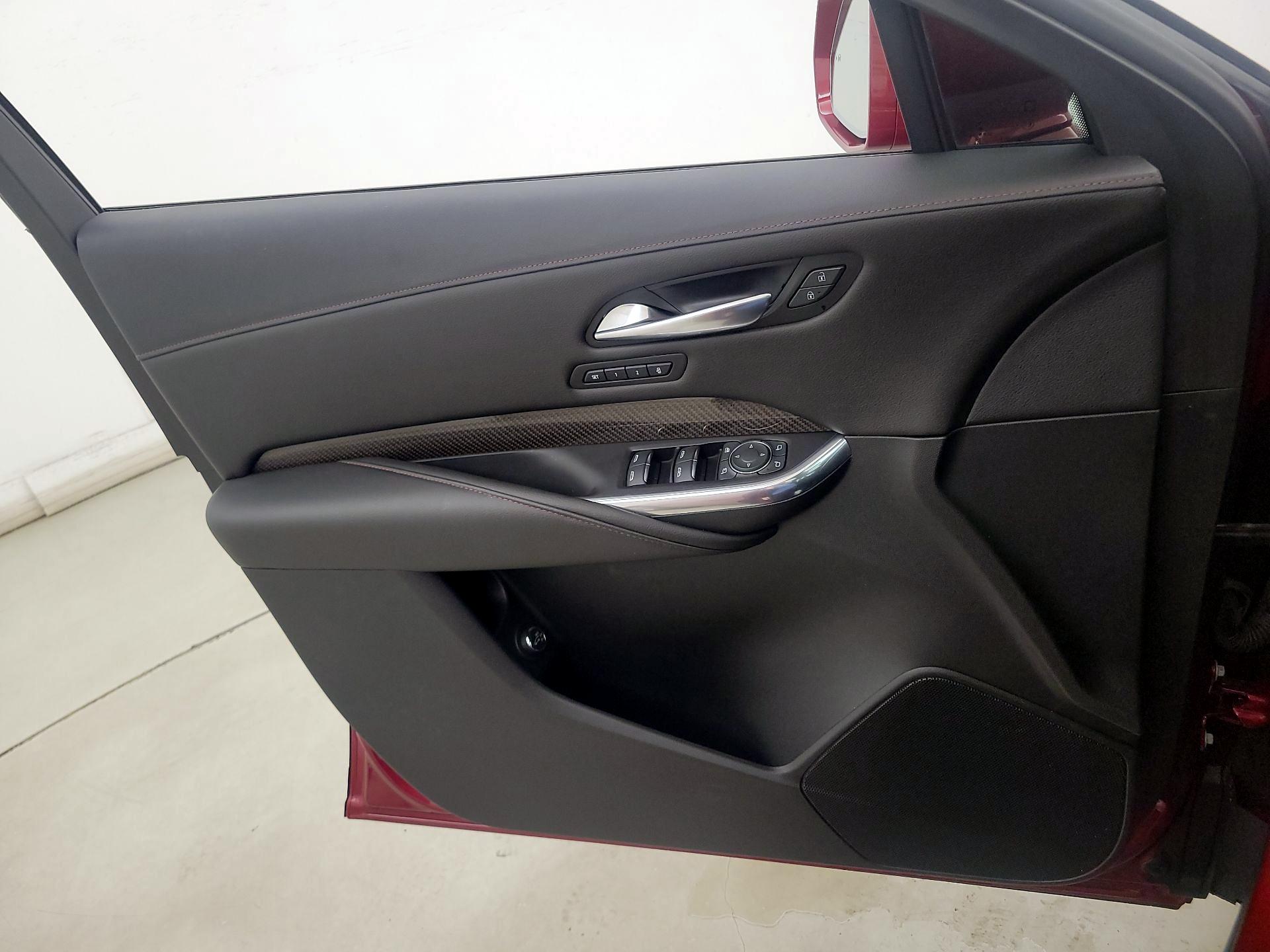 Thumbnail: 2020 Cadillac XT4 - 12