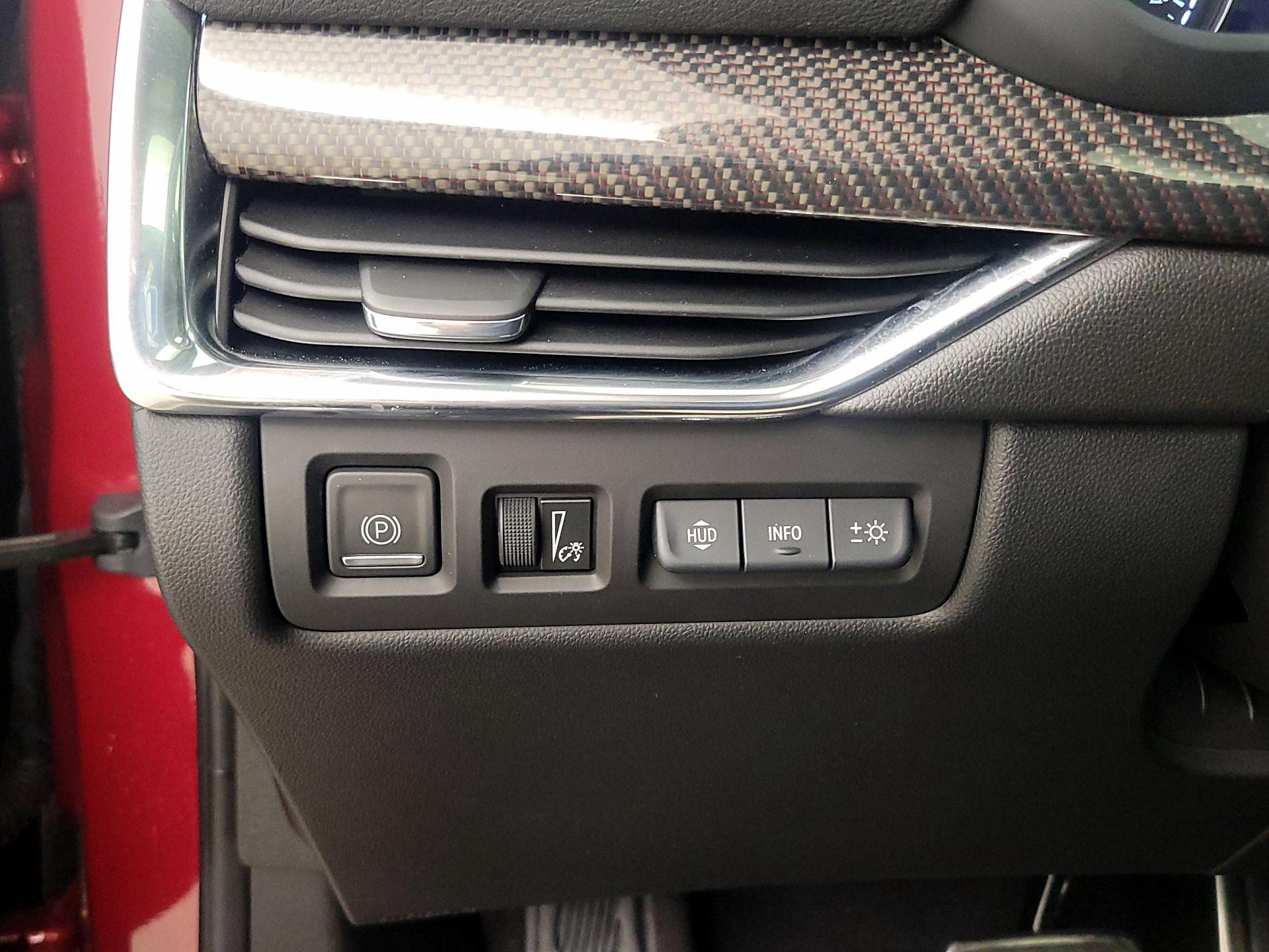 Thumbnail: 2020 Cadillac XT4 - 13