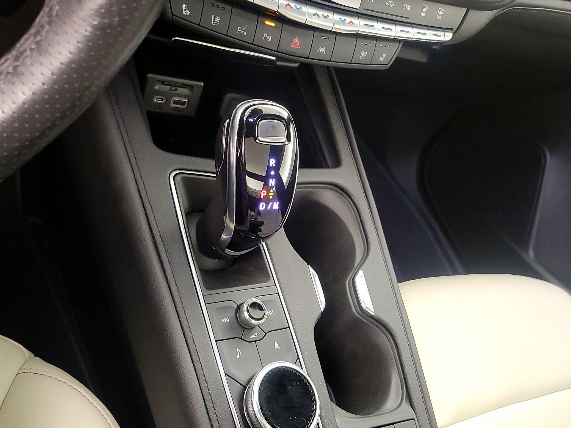 Thumbnail: 2020 Cadillac XT4 - 17