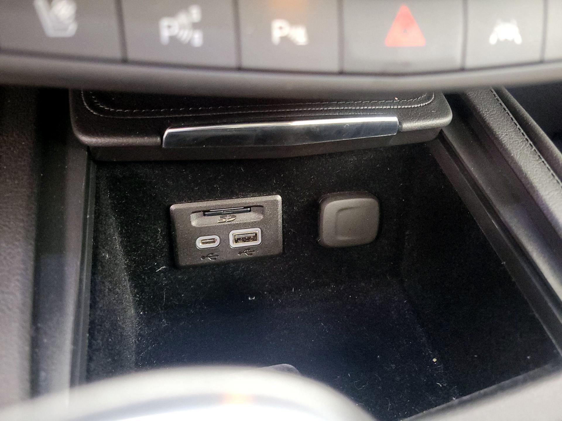 Thumbnail: 2020 Cadillac XT4 - 18