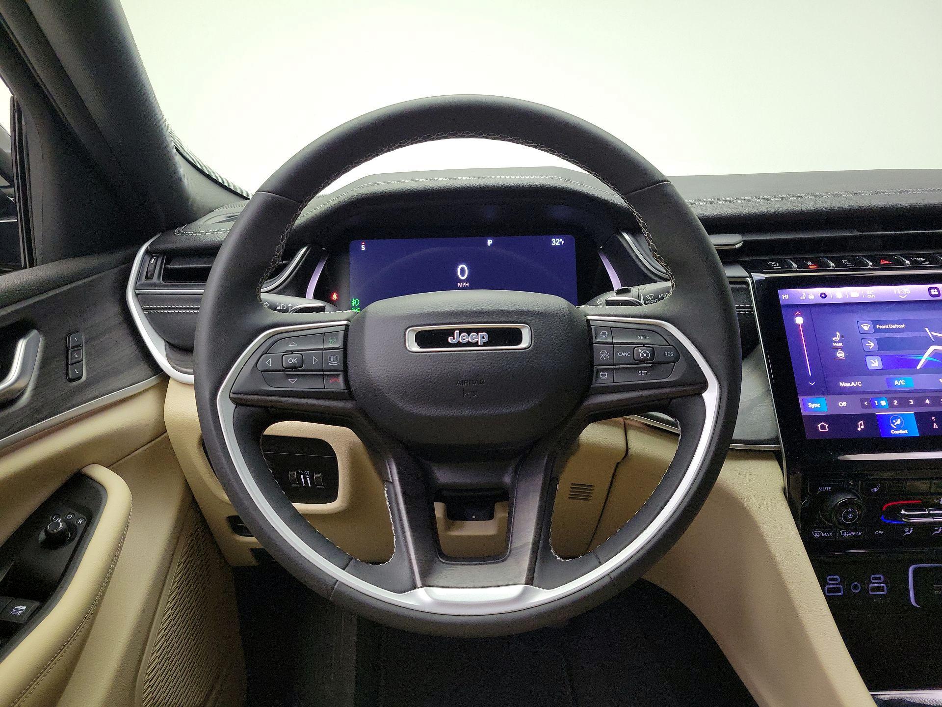 Thumbnail: 2023 Jeep Grand Cherokee - 10