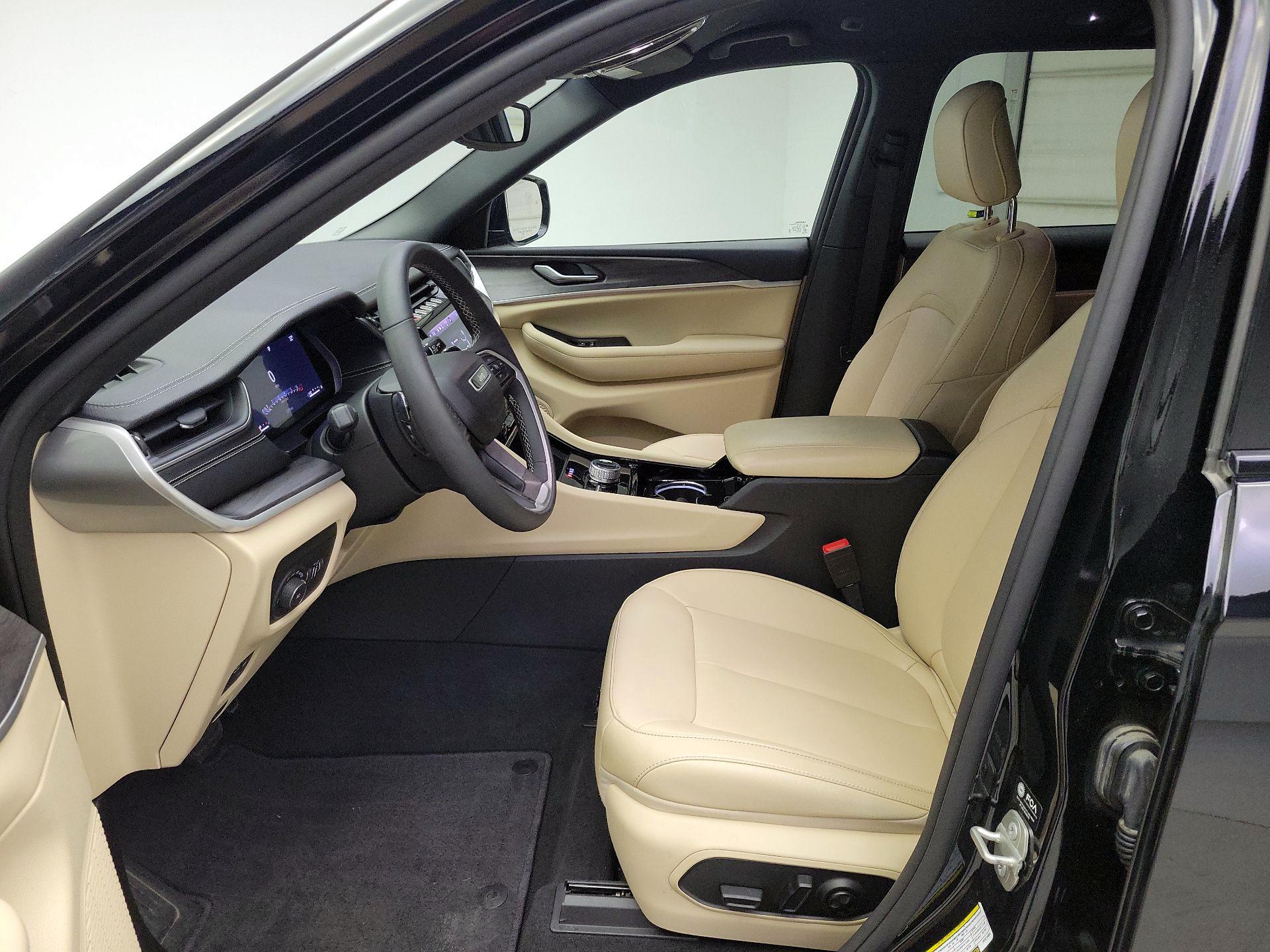 Thumbnail: 2023 Jeep Grand Cherokee - 11