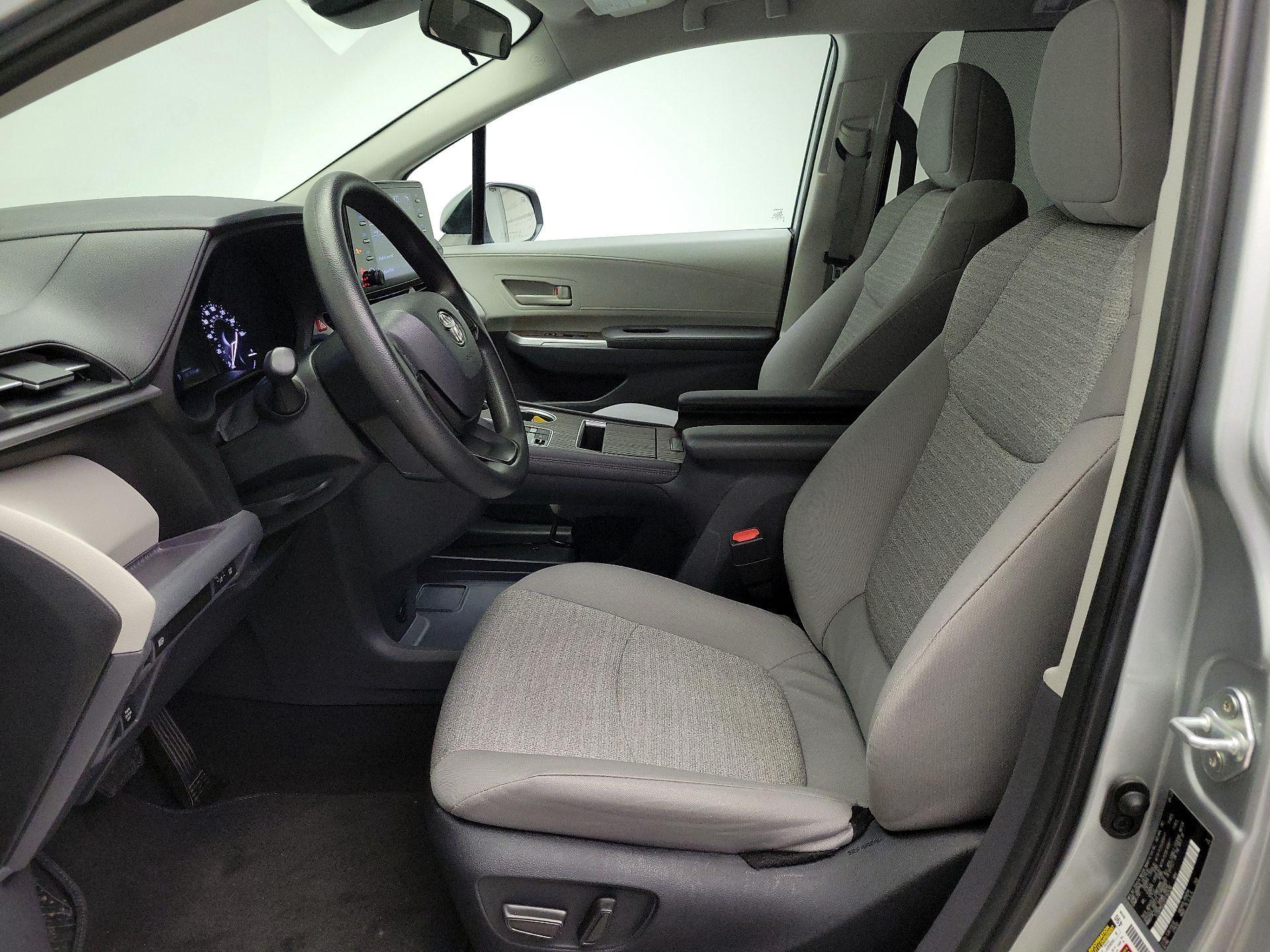 Thumbnail: 2023 Toyota Sienna - 11