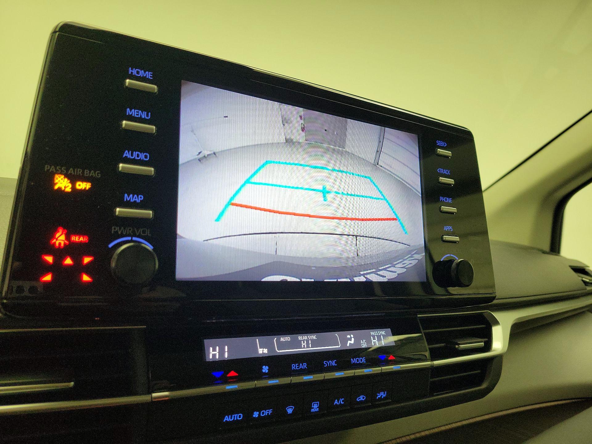 Thumbnail: 2023 Toyota Sienna - 15