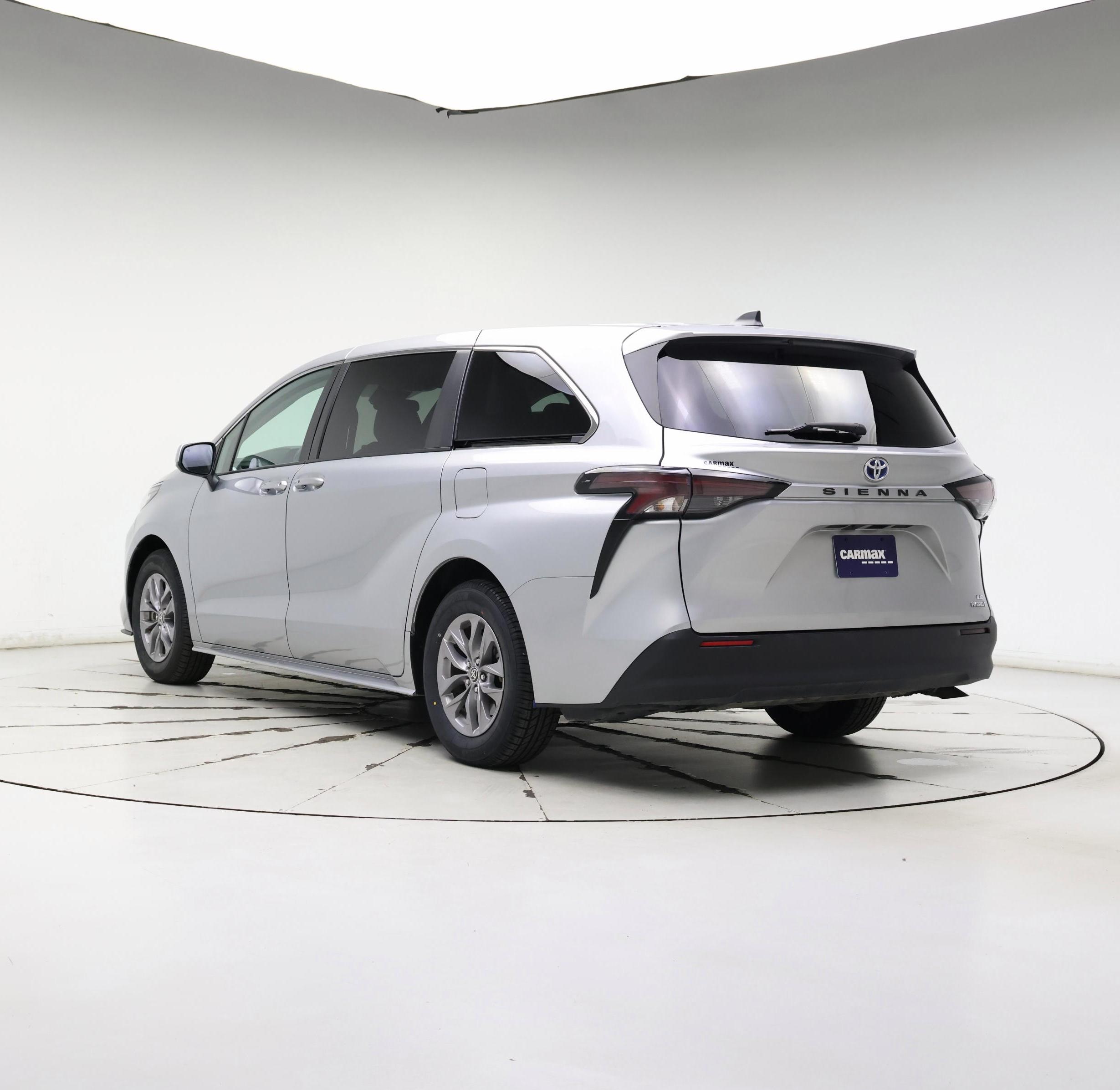 Thumbnail: 2023 Toyota Sienna - 2
