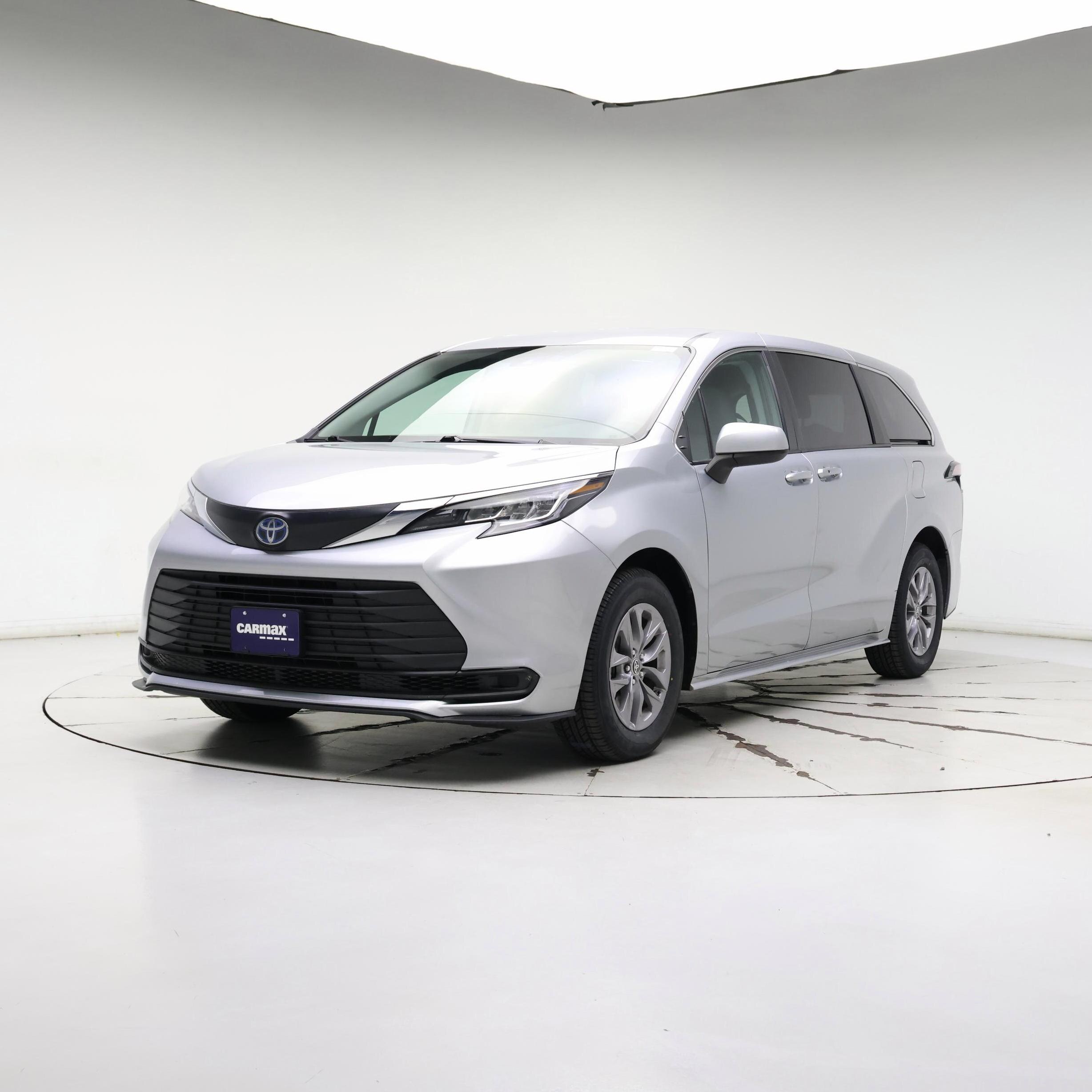 Thumbnail: 2023 Toyota Sienna - 4