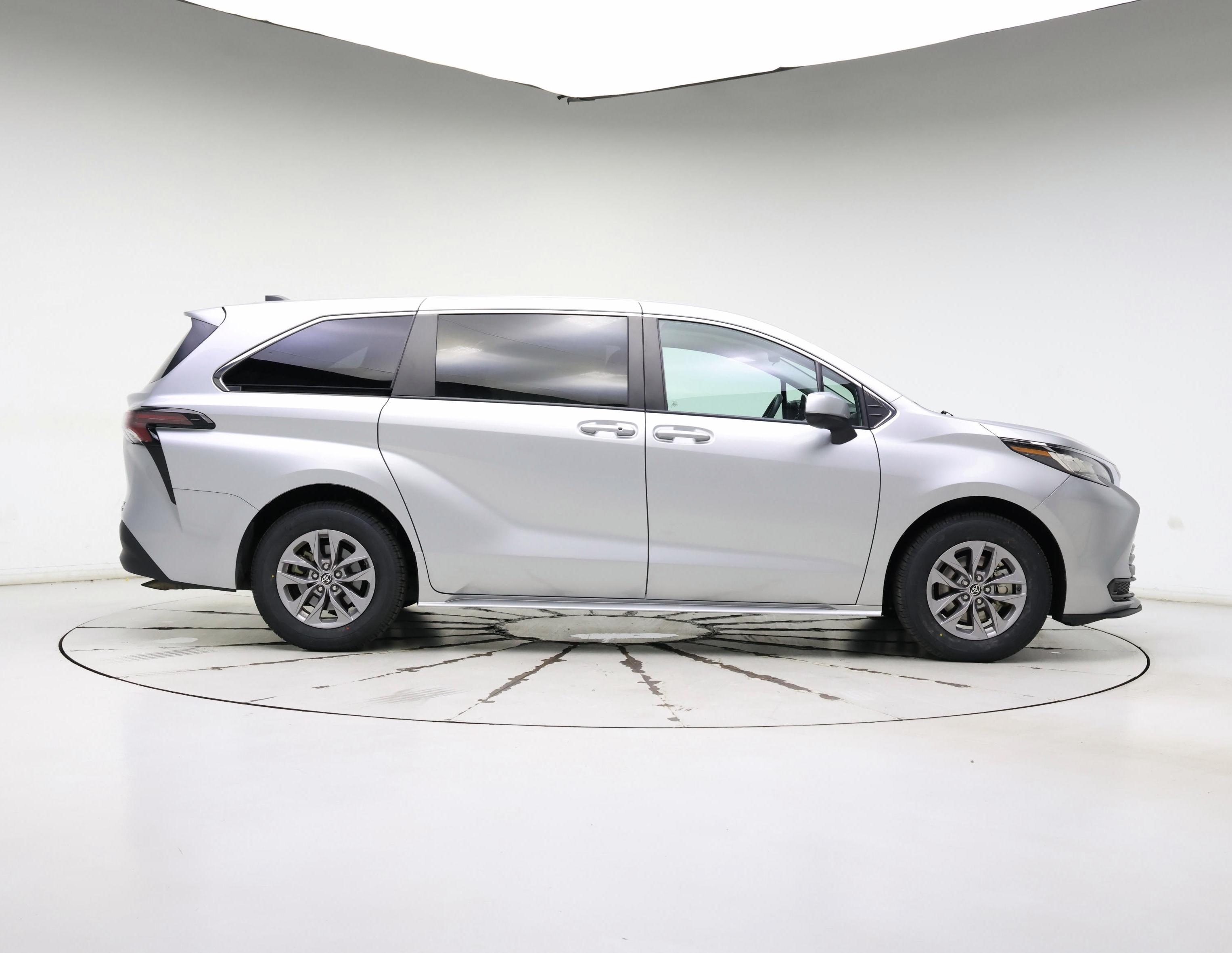 Thumbnail: 2023 Toyota Sienna - 7