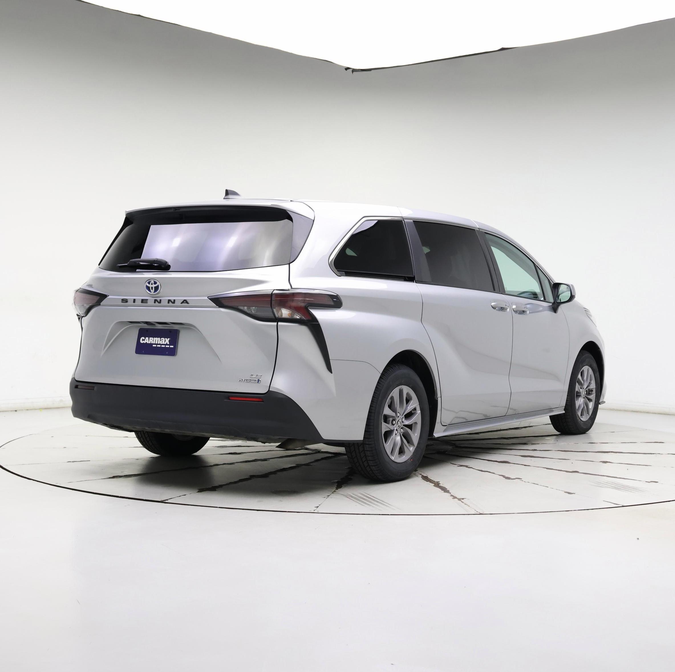 Thumbnail: 2023 Toyota Sienna - 8