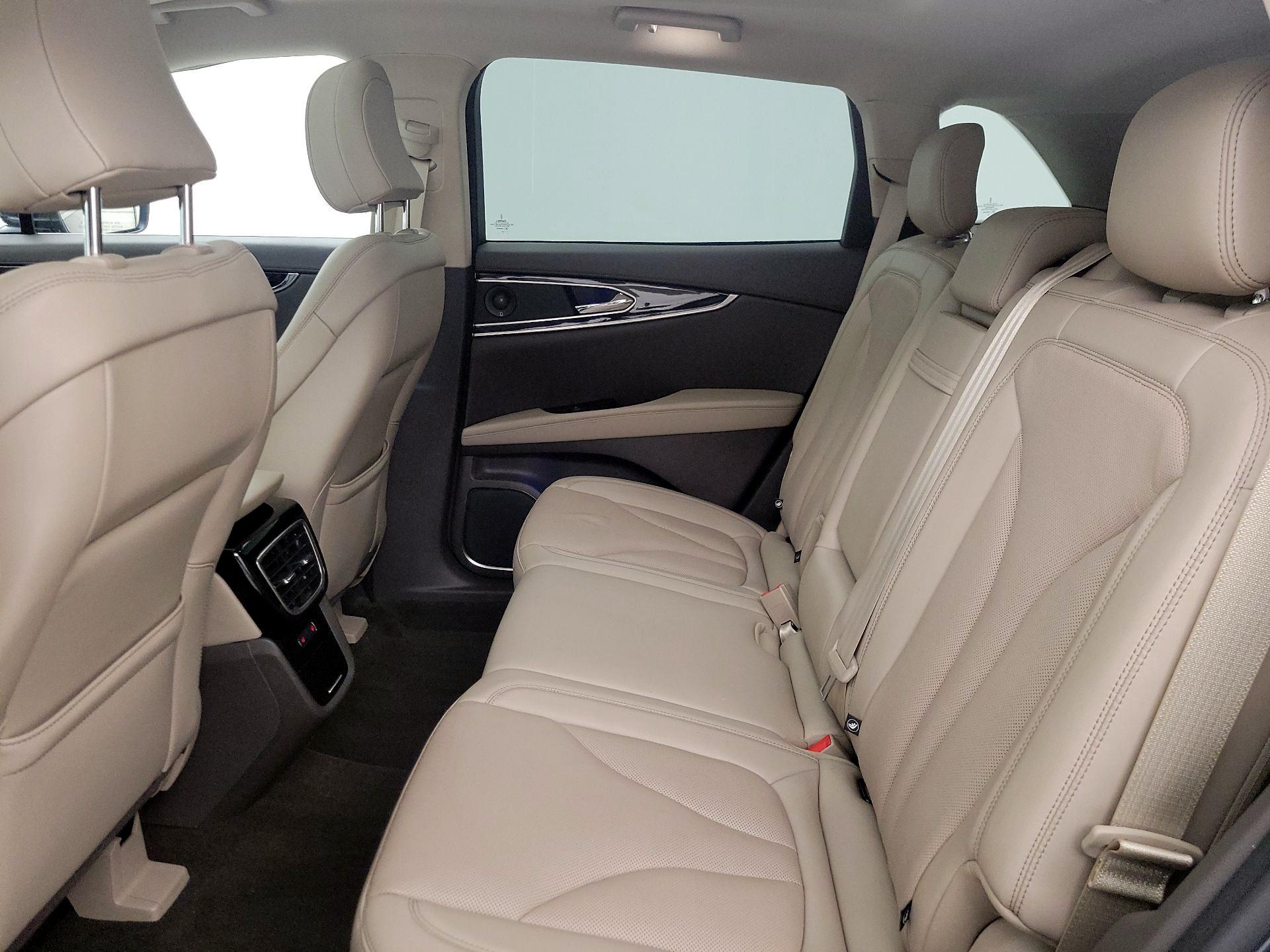 Thumbnail: 2022 Lincoln Nautilus - 19