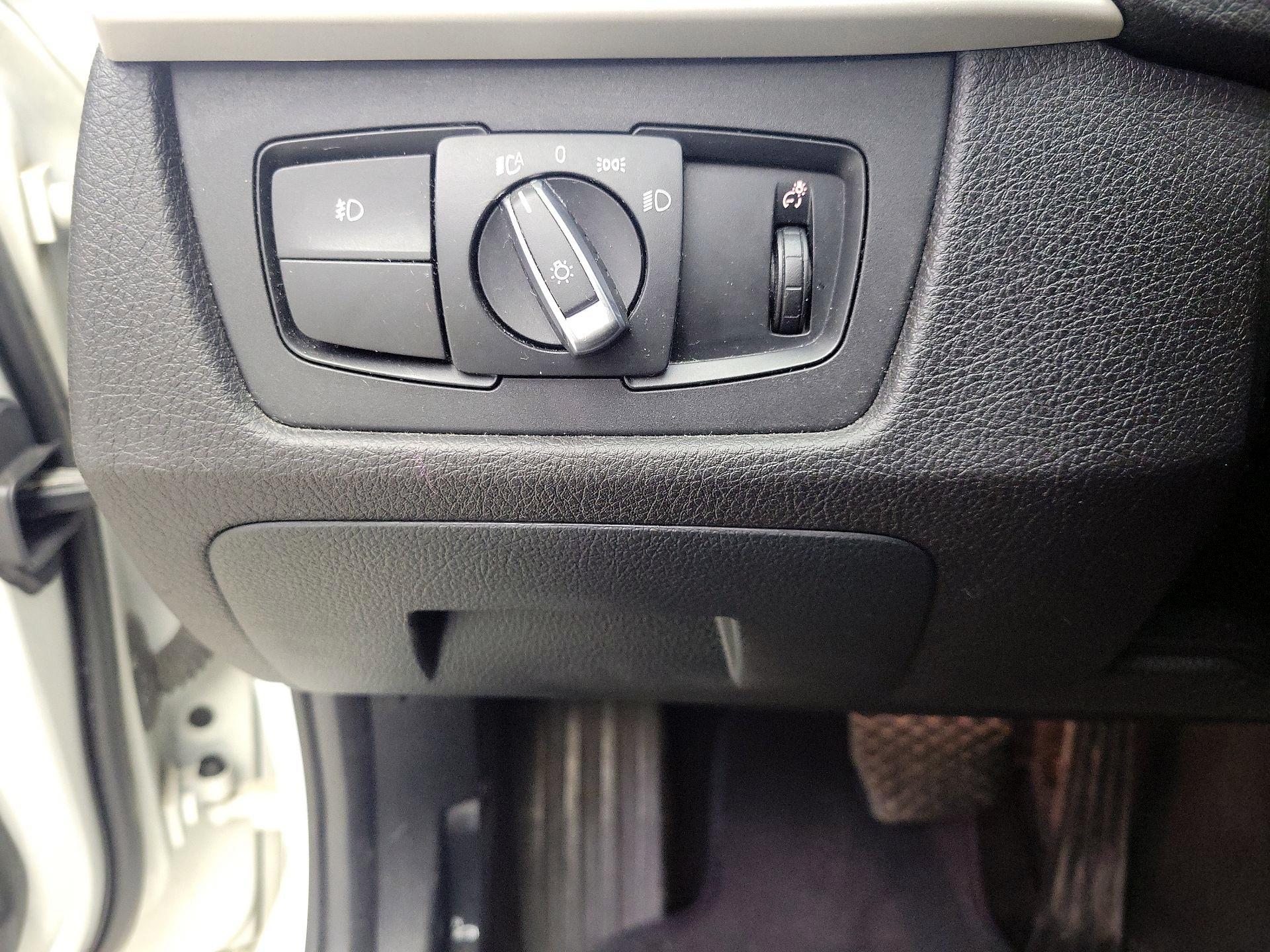 Thumbnail: 2018 BMW 3 Series - 13