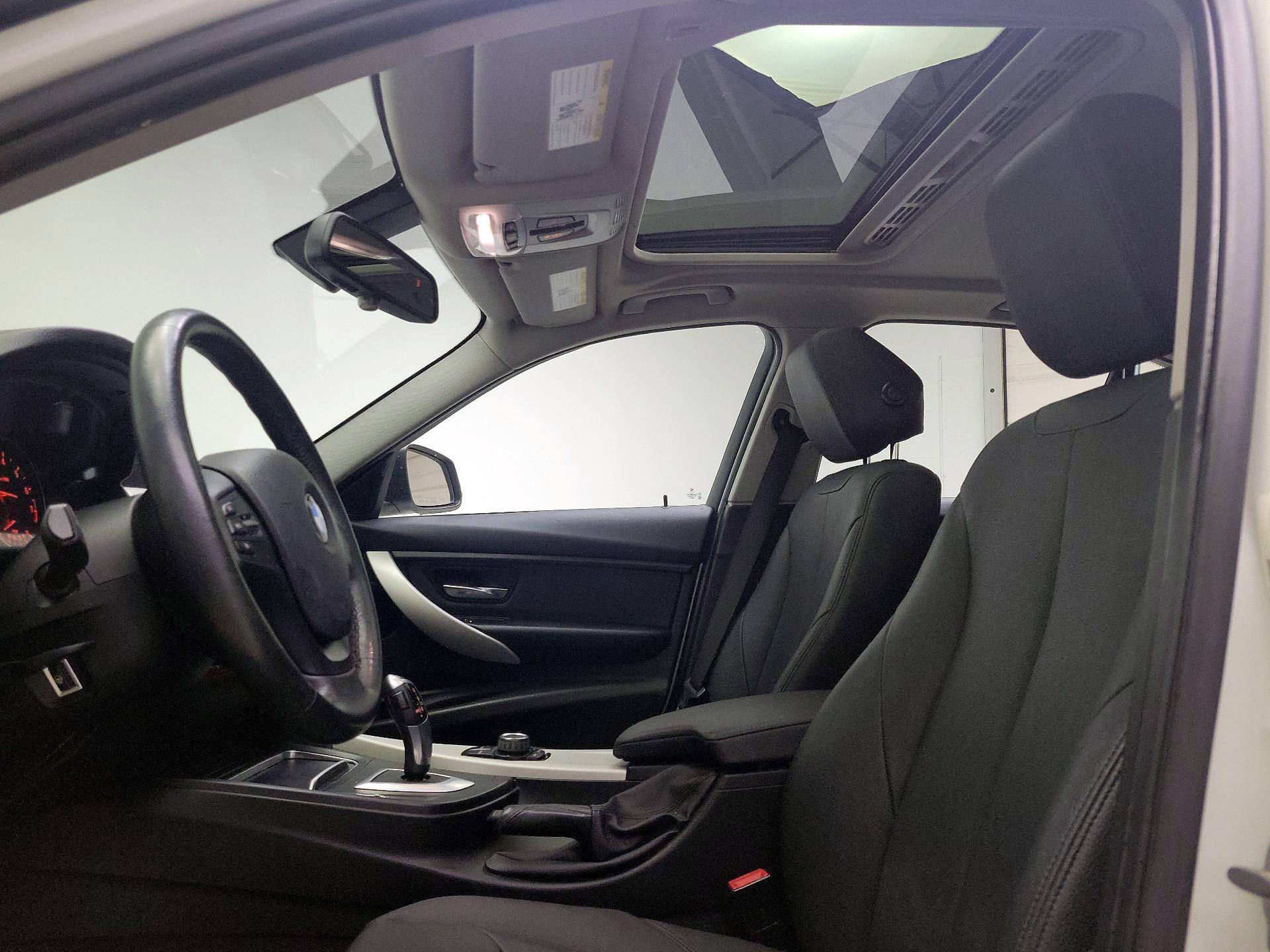 Thumbnail: 2018 BMW 3 Series - 19